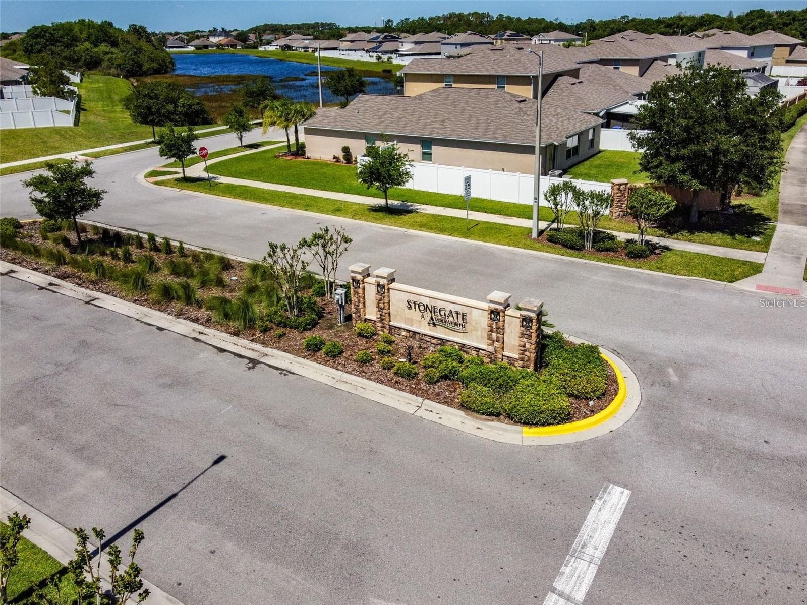 Single Family Residence at 14832 CRESCENT ROCK DR, WIMAUMA, photo 25 of 37