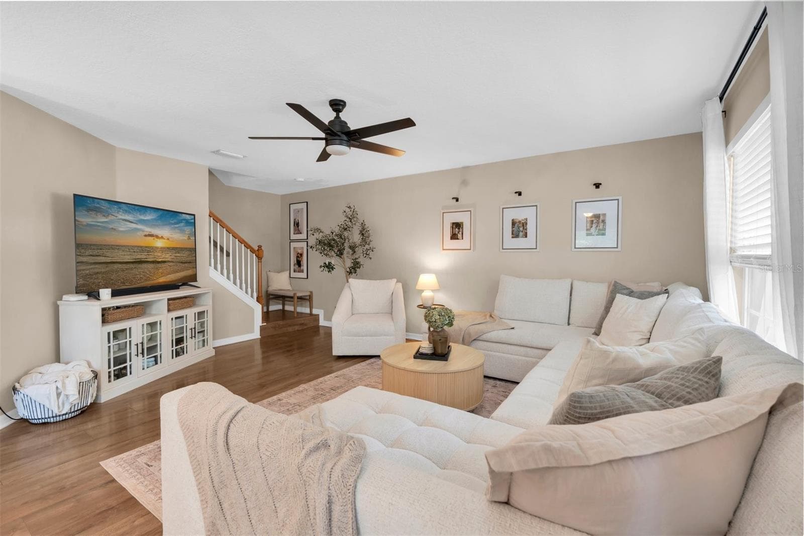 Townhouse at 9548 CHARLESBERG DRIVE, TAMPA, photo 3 of 30