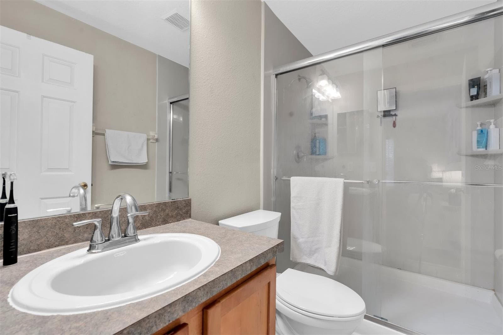 Townhouse at 9548 CHARLESBERG DRIVE, TAMPA, photo 17 of 30