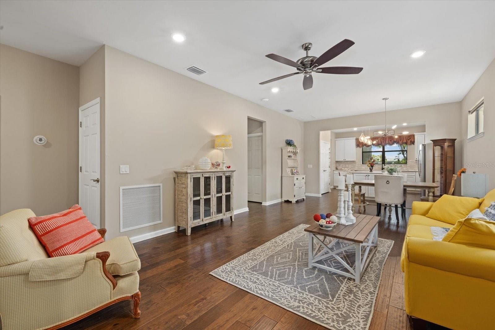 Single Family Residence at 17011 HAMPTON FALLS TER, LAKEWOOD RANCH, photo 4 of 55