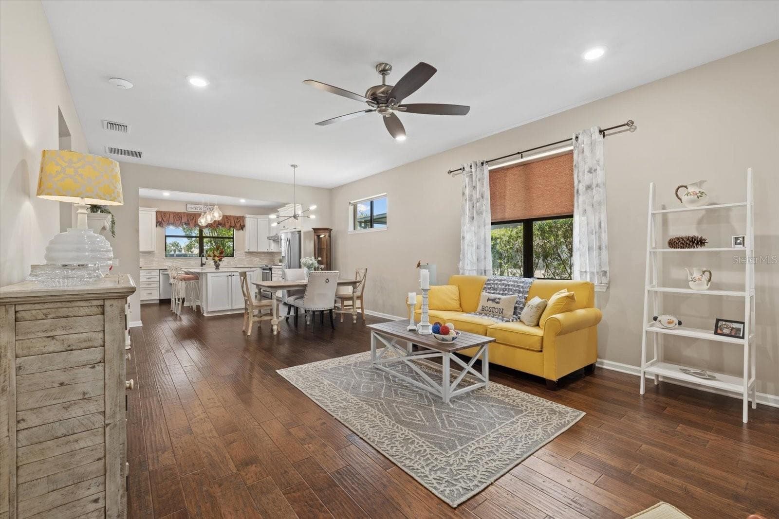 Single Family Residence at 17011 HAMPTON FALLS TER, LAKEWOOD RANCH, photo 7 of 55