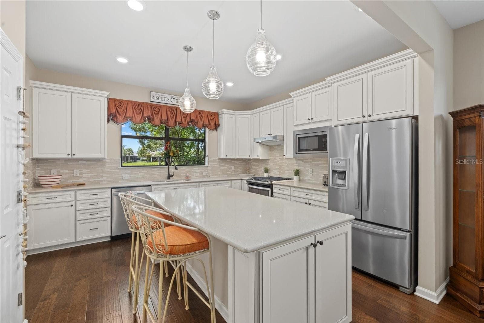 Single Family Residence at 17011 HAMPTON FALLS TER, LAKEWOOD RANCH, photo 11 of 55