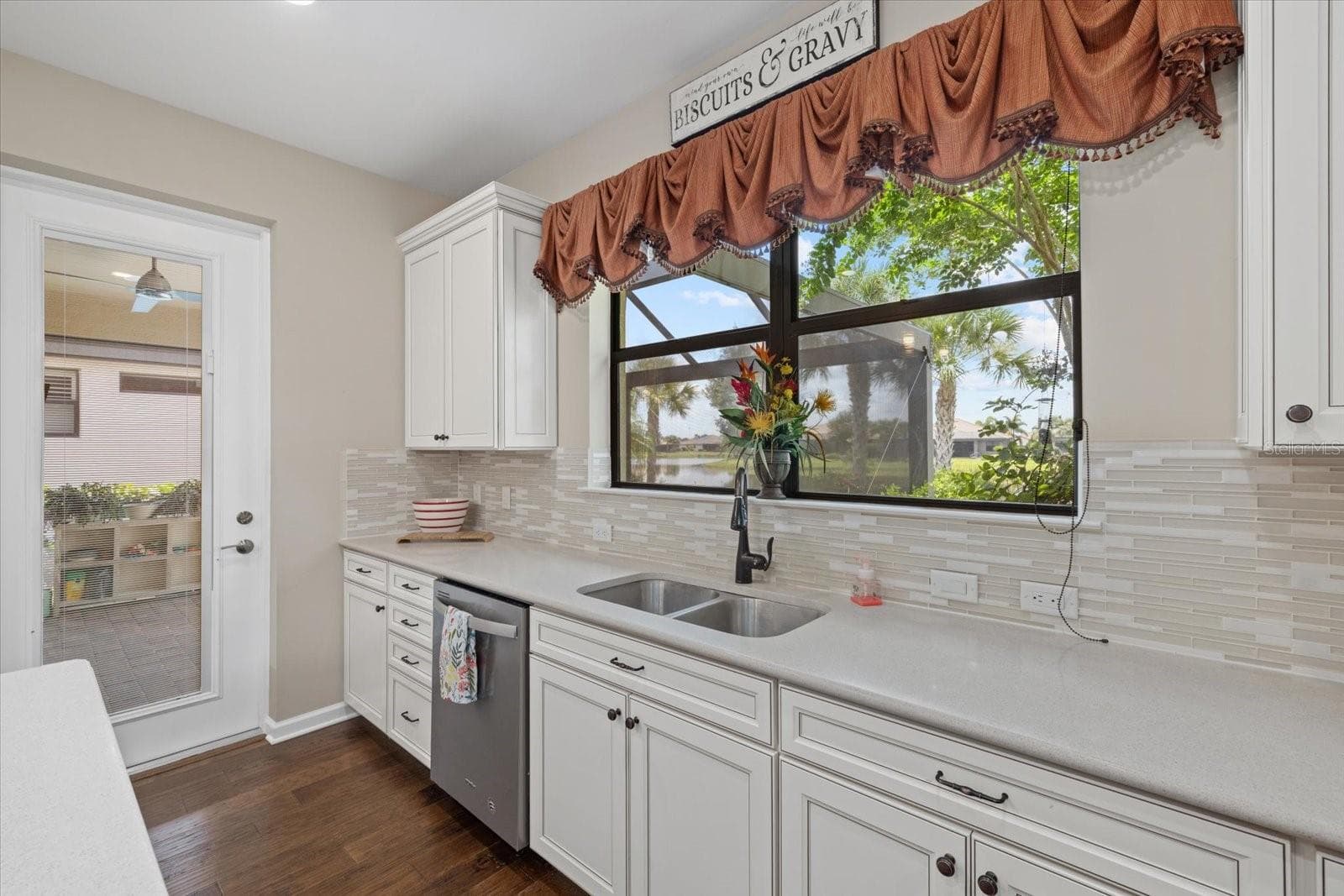 Single Family Residence at 17011 HAMPTON FALLS TER, LAKEWOOD RANCH, photo 13 of 55