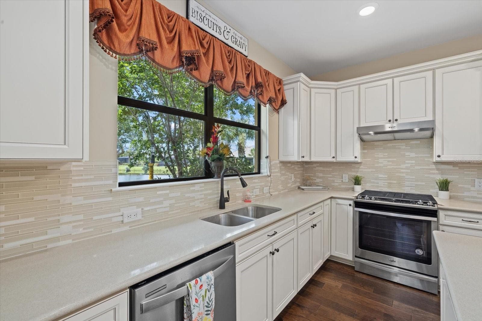 Single Family Residence at 17011 HAMPTON FALLS TER, LAKEWOOD RANCH, photo 14 of 55
