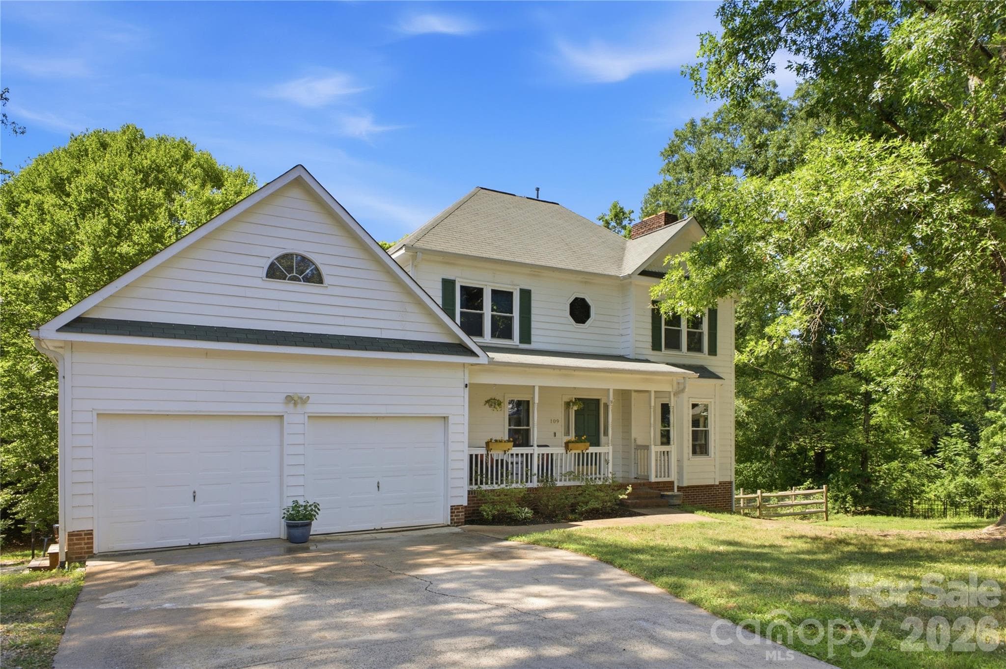 Single Family Residence at 109 Elk Court, Mount Holly, photo 5 of 44