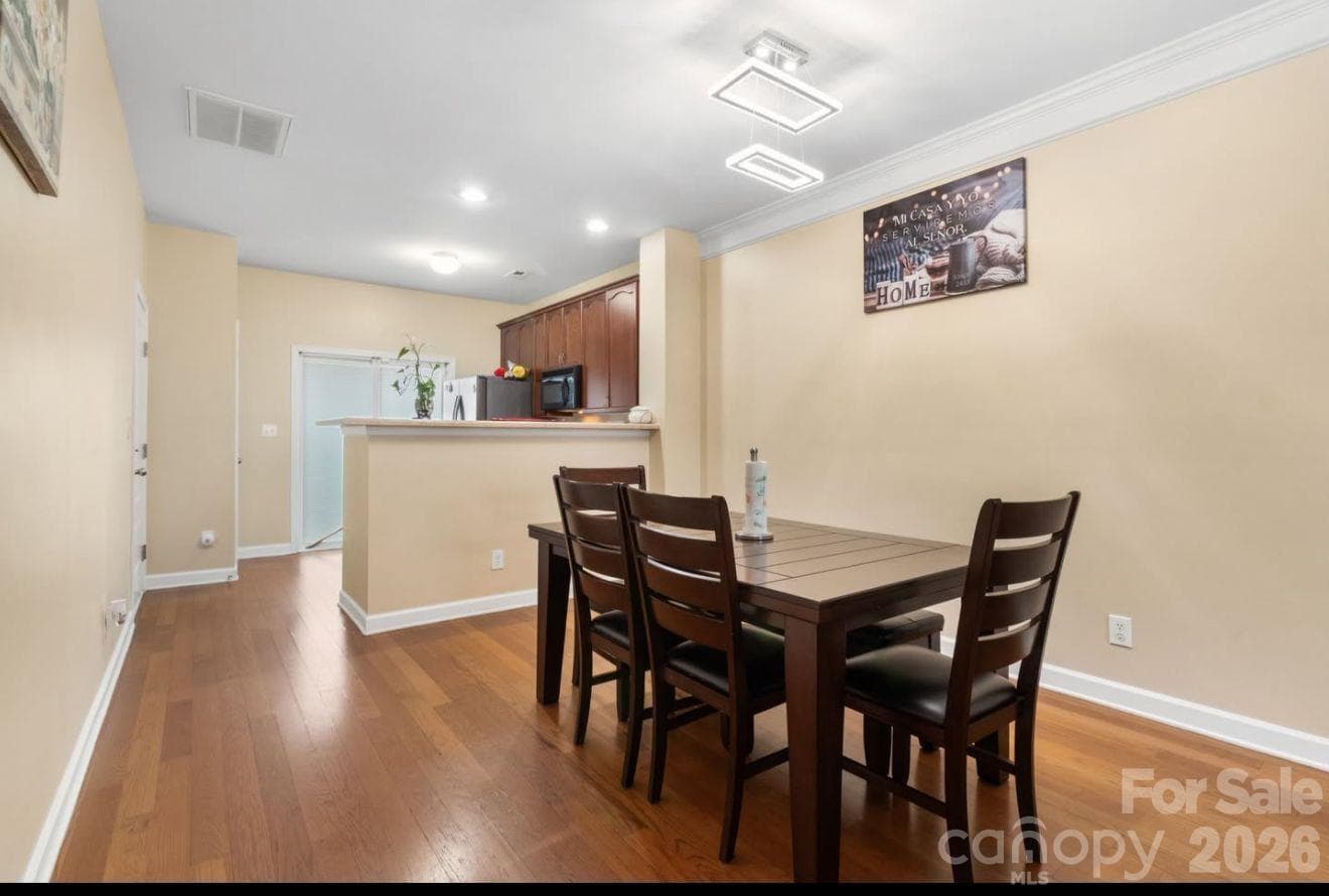 Townhouse at Charlotte, photo 4 of 13