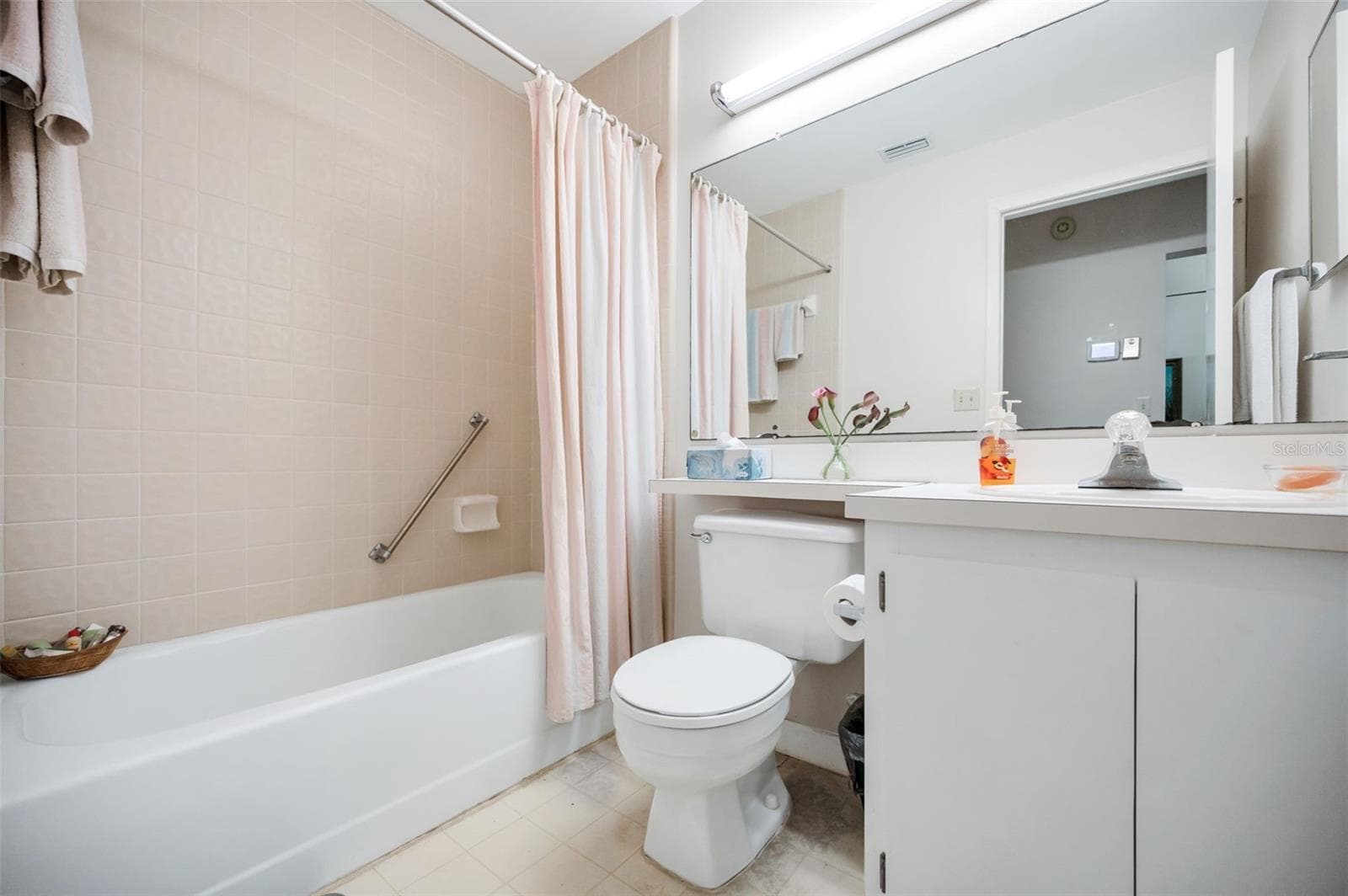 Second Bathroom - 1333 SHADY PINE WAY #F, TARPON SPRINGS