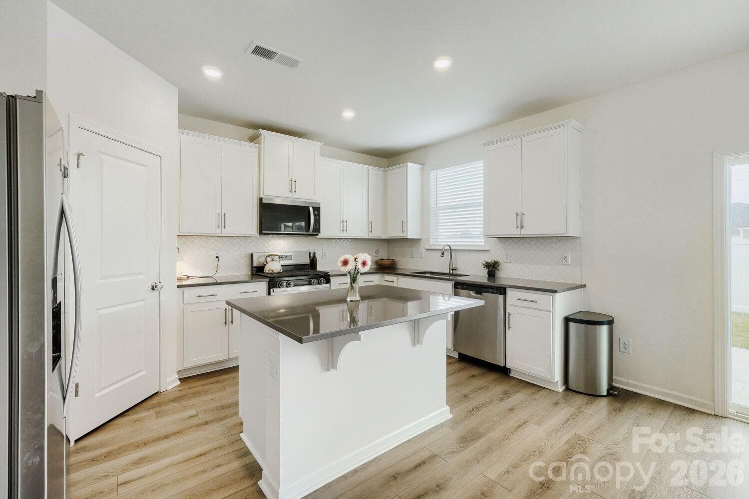 Single Family Residence at 3244 Maya Lane, Midland, photo 4 of 28