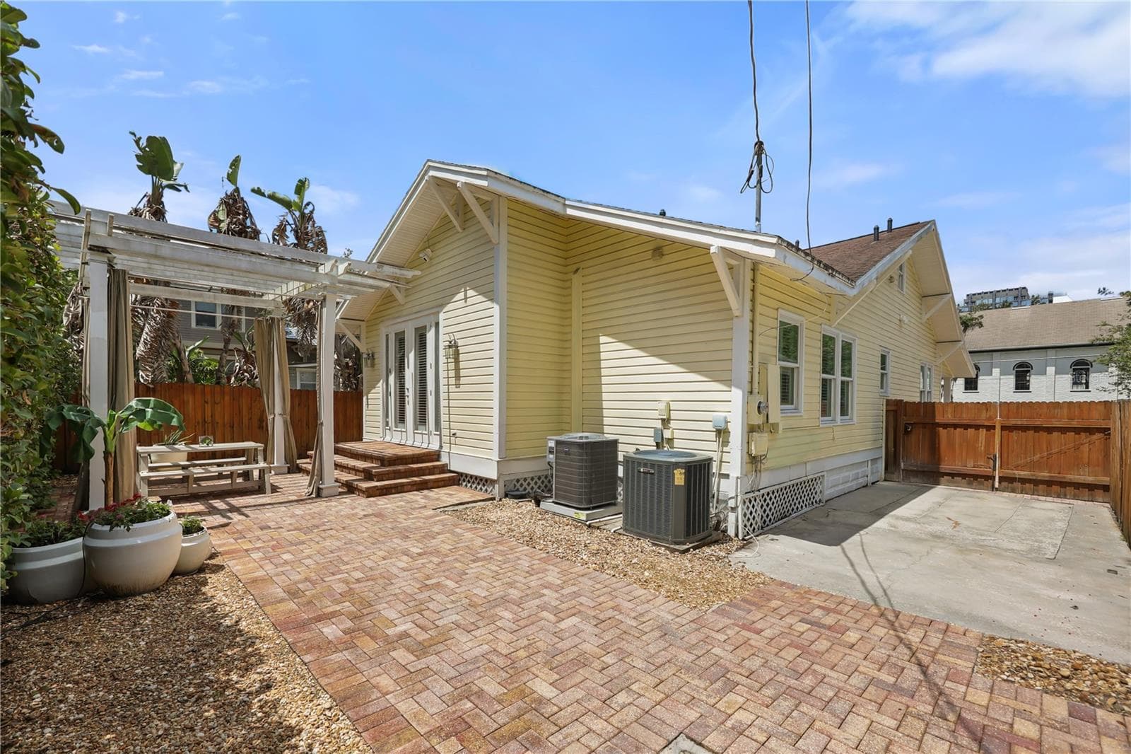 Backyard / patio - 343 BROADWAY AVE, ORLANDO