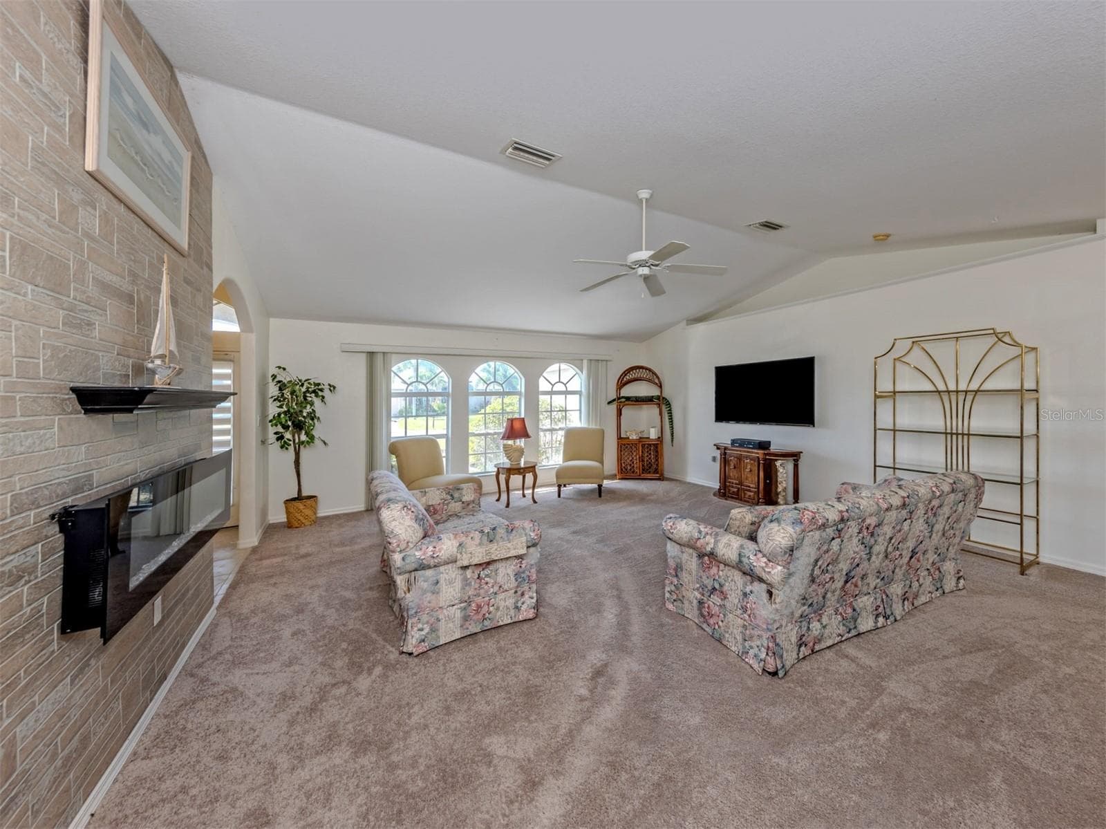 Single Family Residence at 1056 ROTONDA CIR, ROTONDA WEST, photo 21 of 35