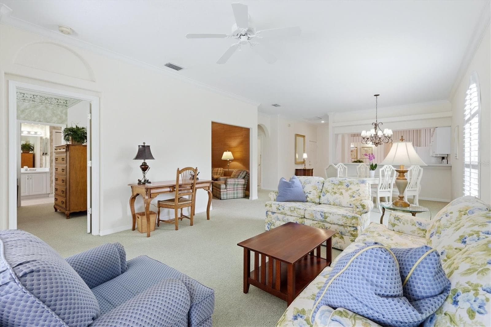 Single Family Residence at 9402 FOREST HILLS CIR, SARASOTA, photo 14 of 77