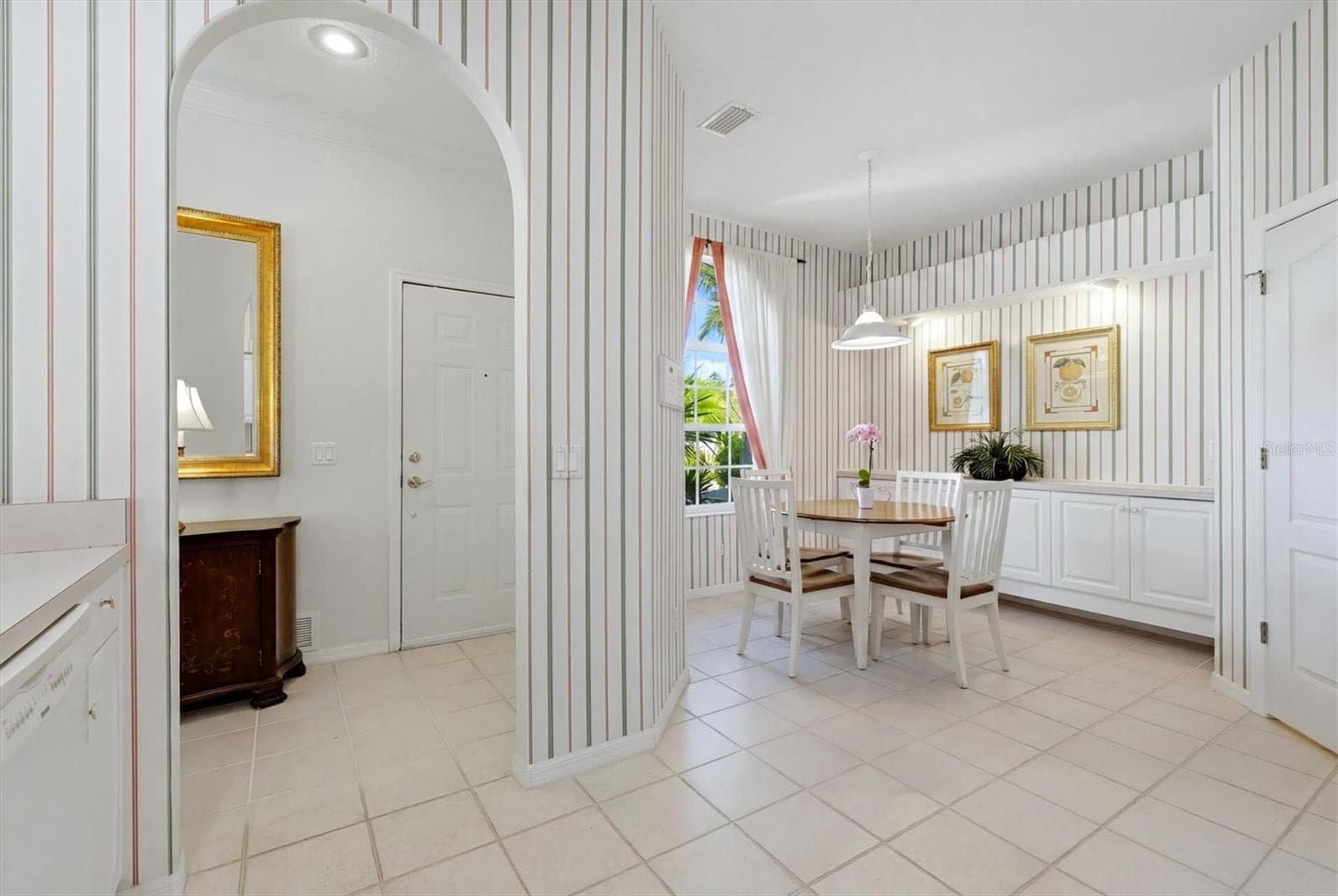 Single Family Residence at 9402 FOREST HILLS CIR, SARASOTA, photo 20 of 77