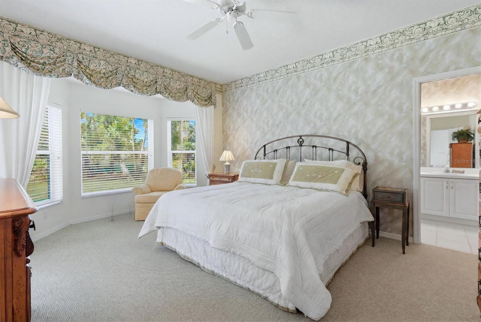 Single Family Residence at 9402 FOREST HILLS CIR, SARASOTA, photo 30 of 77