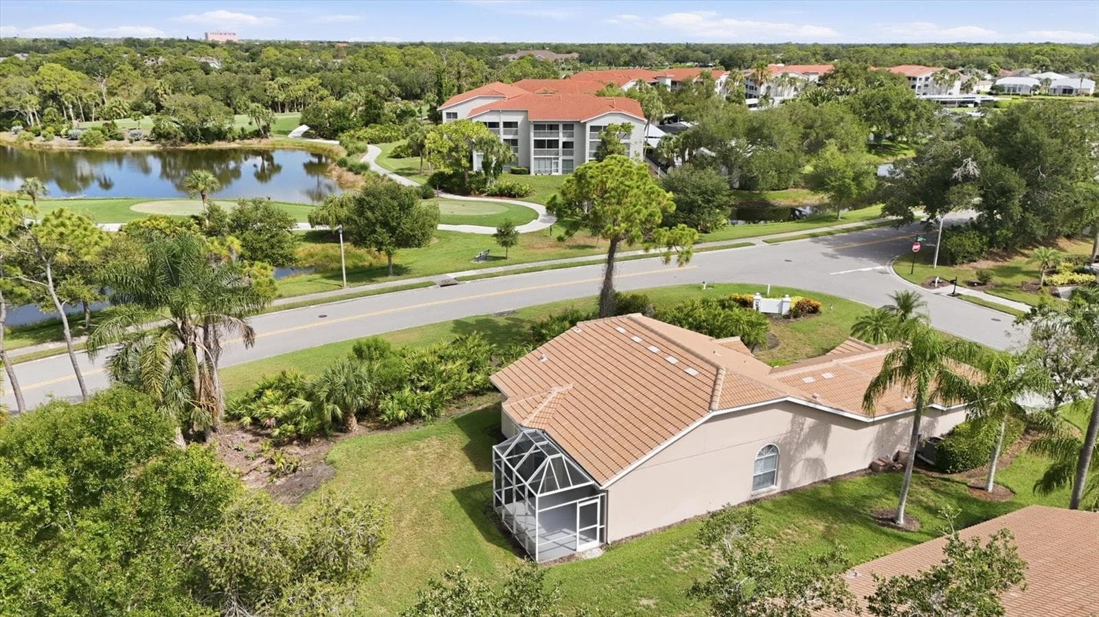 Single Family Residence at 9402 FOREST HILLS CIR, SARASOTA, photo 38 of 77
