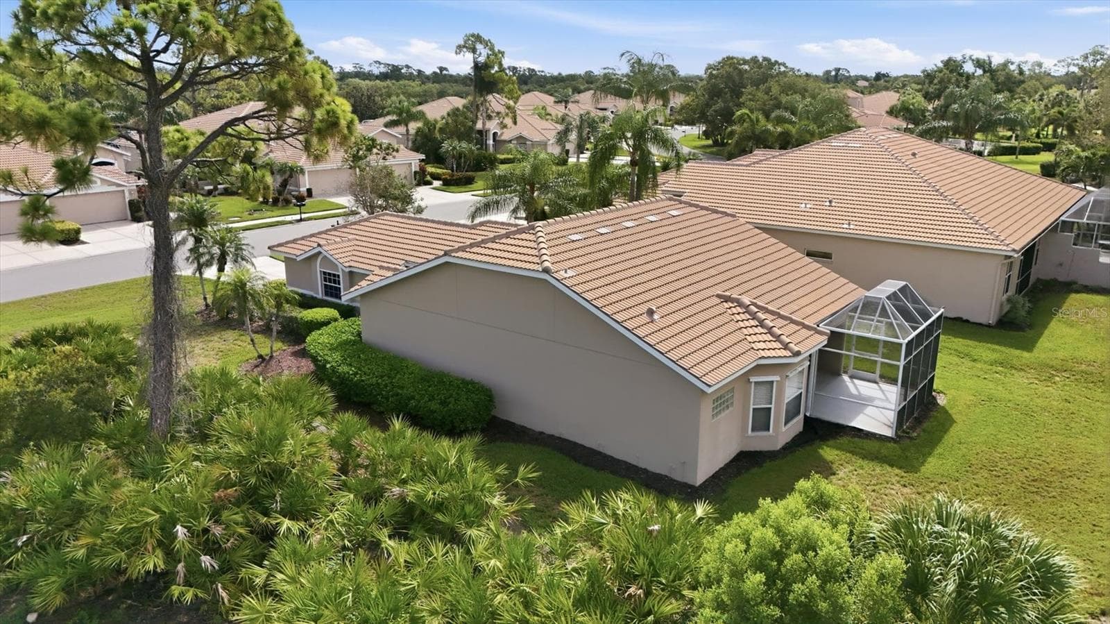 Single Family Residence at 9402 FOREST HILLS CIR, SARASOTA, photo 40 of 77
