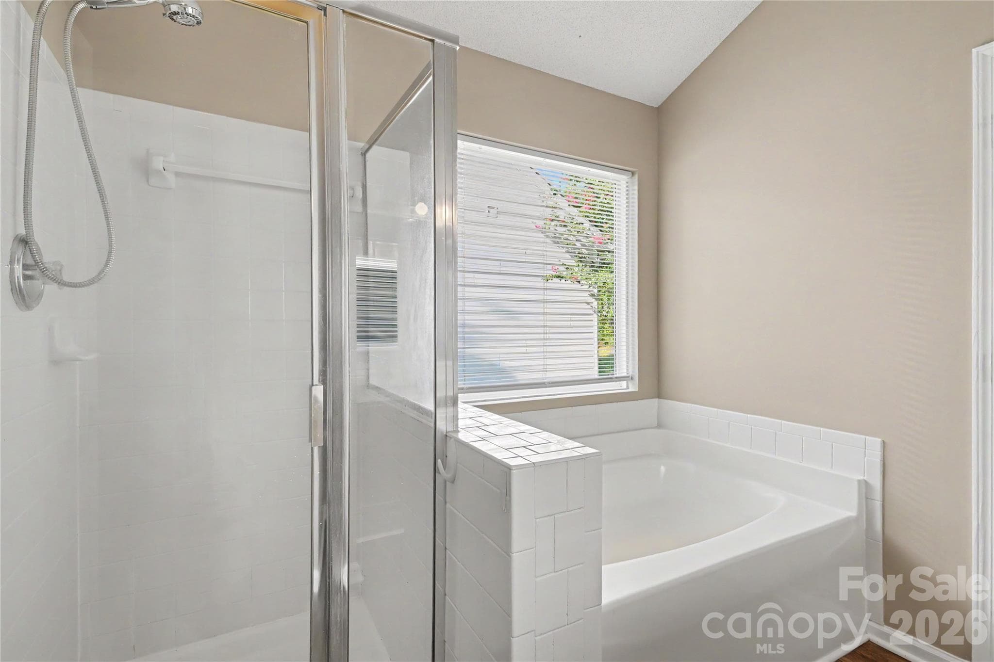 separate tub/shower - 3786 Sedgewick Street SW, Concord