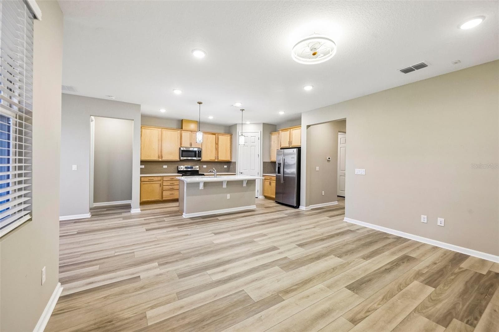 Single Family Residence at 31719 BROADWATER AVE, LEESBURG, photo 6 of 41