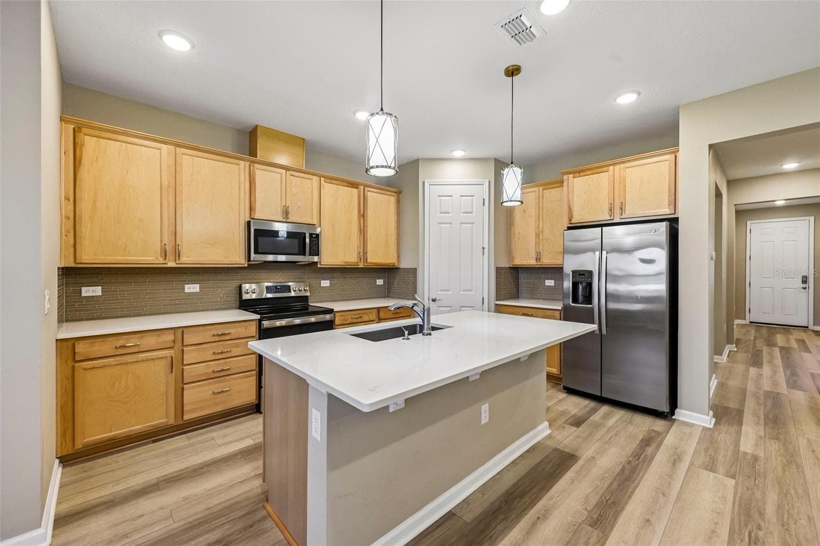 Single Family Residence at 31719 BROADWATER AVE, LEESBURG, photo 10 of 41