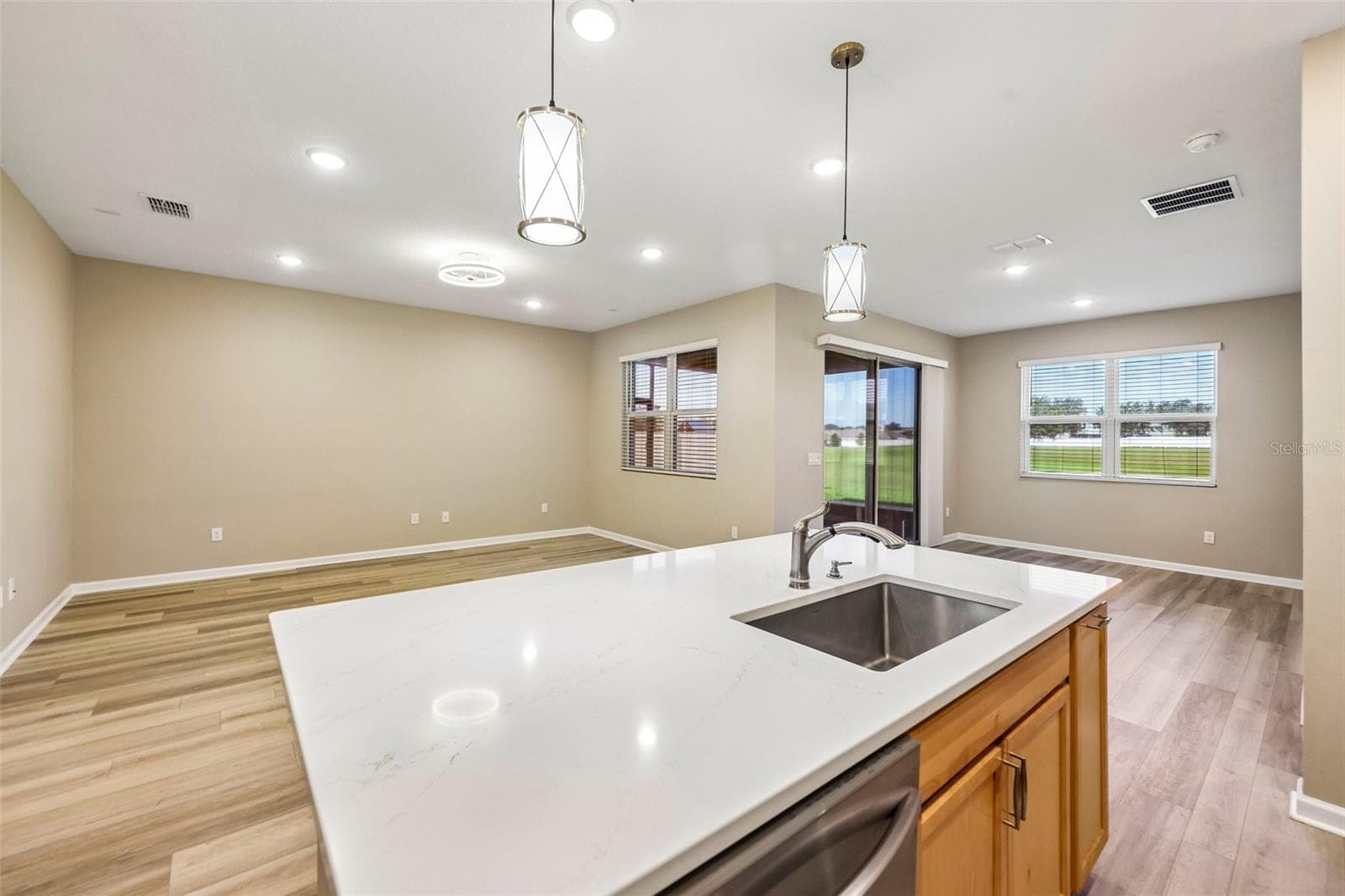 Single Family Residence at 31719 BROADWATER AVE, LEESBURG, photo 13 of 41
