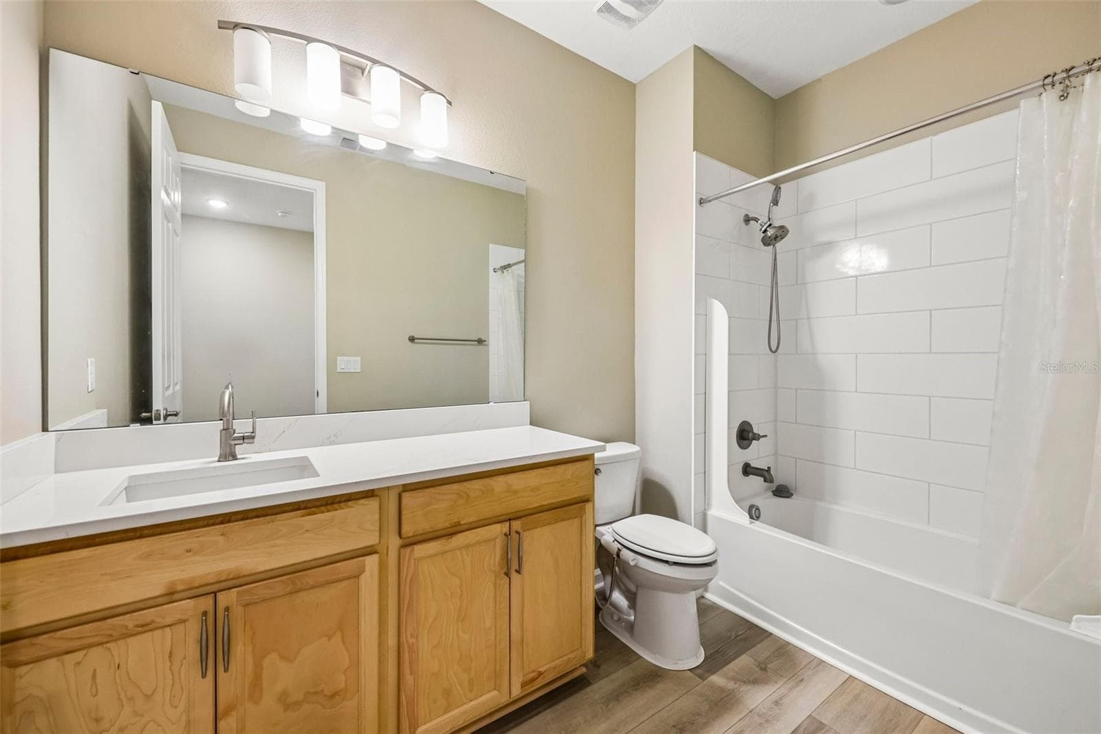 Single Family Residence at 31719 BROADWATER AVE, LEESBURG, photo 19 of 41