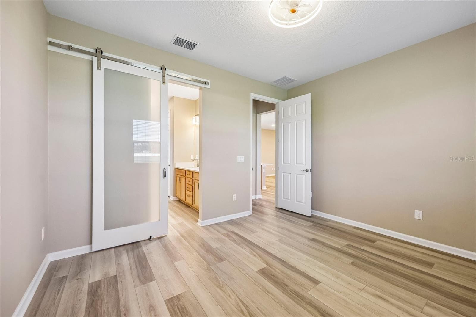 Single Family Residence at 31719 BROADWATER AVE, LEESBURG, photo 22 of 41