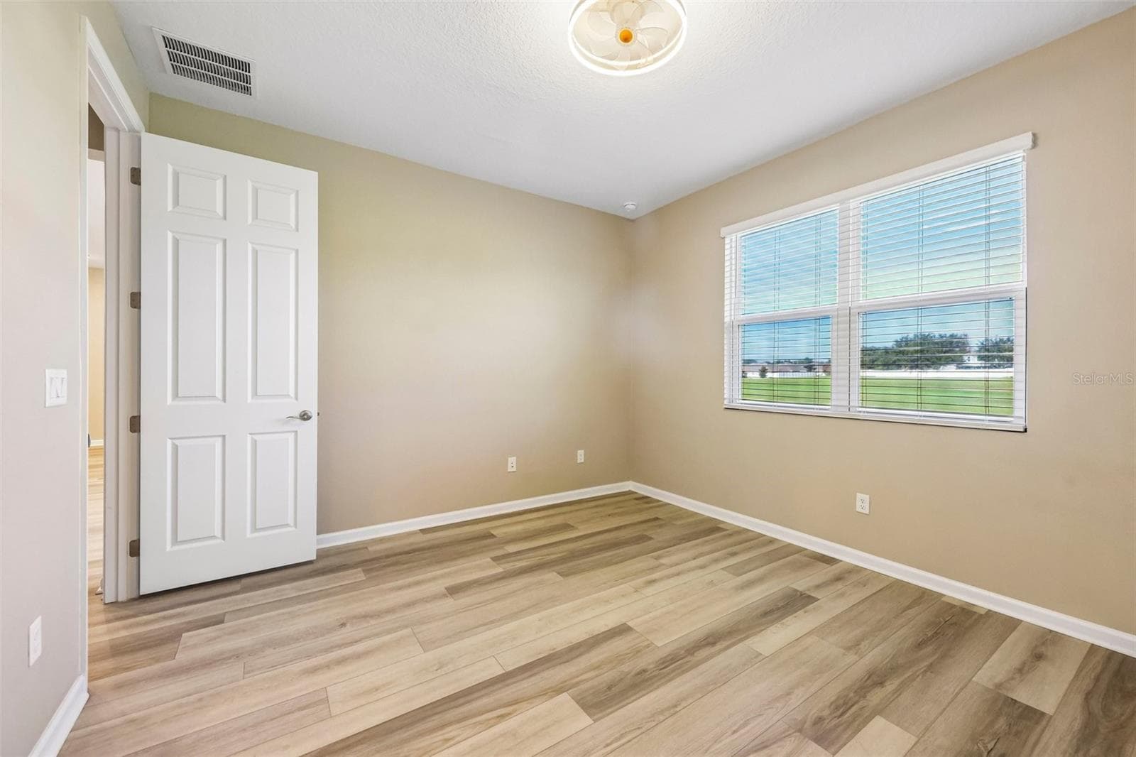 Single Family Residence at 31719 BROADWATER AVE, LEESBURG, photo 23 of 41
