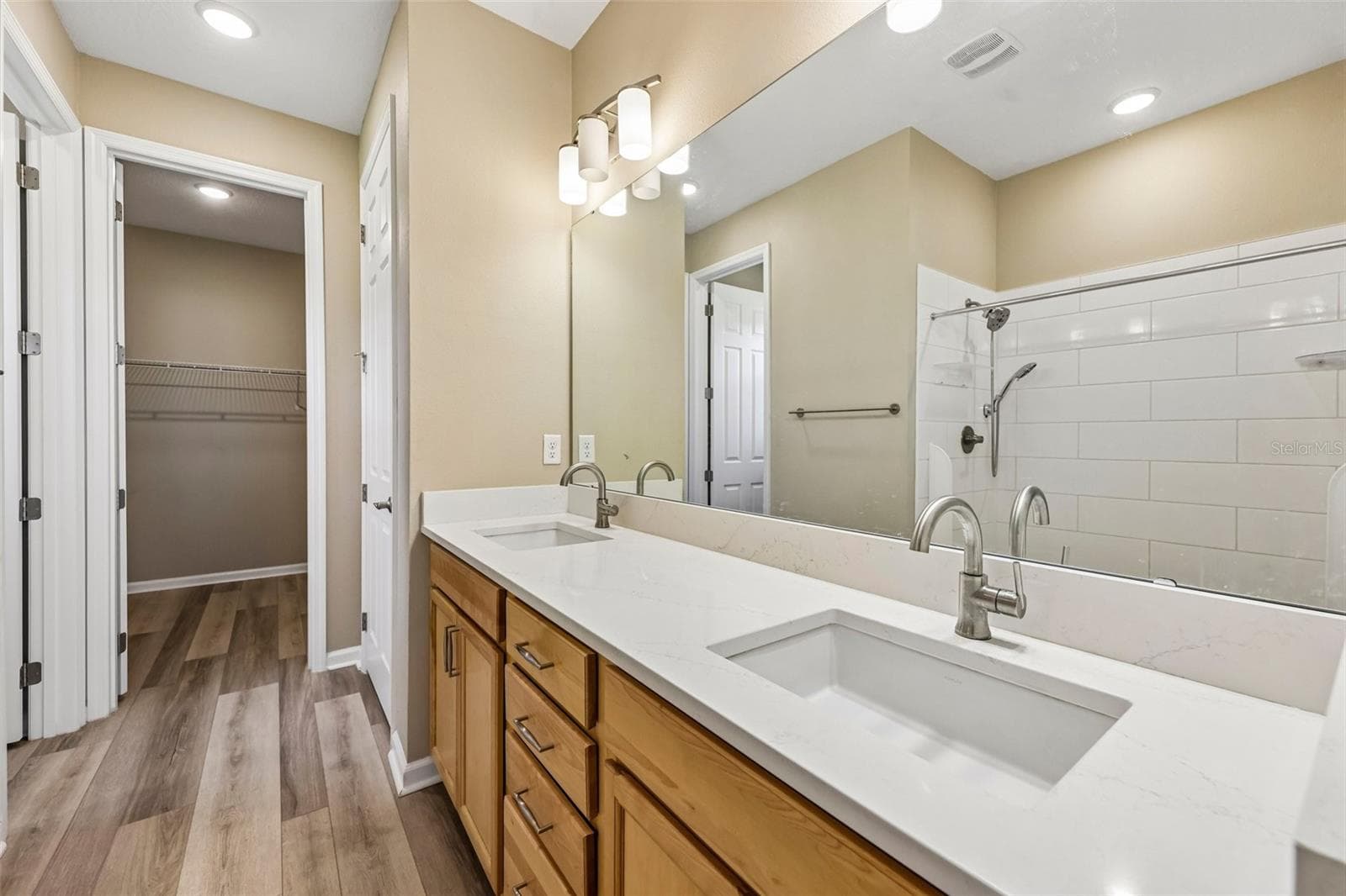 Single Family Residence at 31719 BROADWATER AVE, LEESBURG, photo 24 of 41
