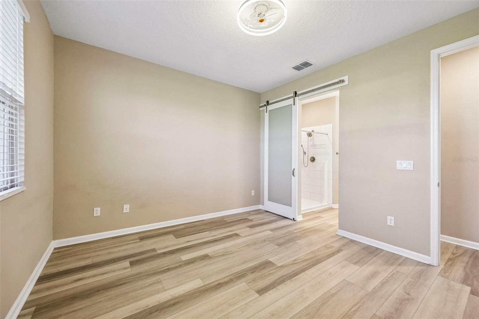 Single Family Residence at 31719 BROADWATER AVE, LEESBURG, photo 27 of 41
