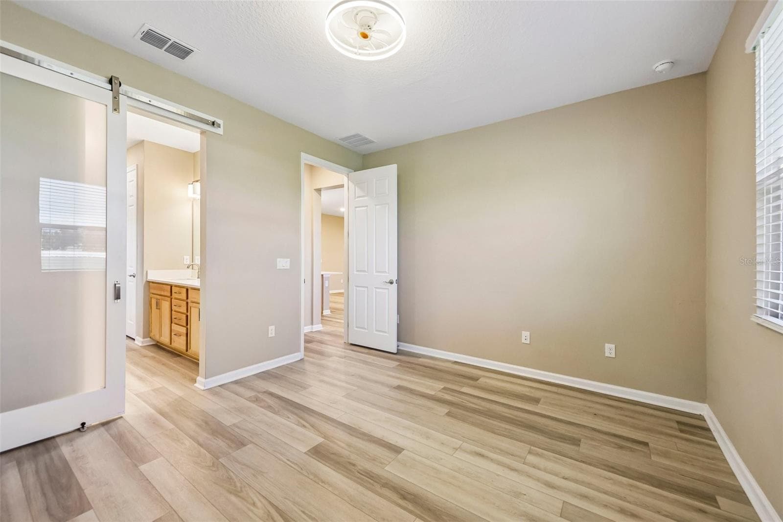 Single Family Residence at 31719 BROADWATER AVE, LEESBURG, photo 28 of 41