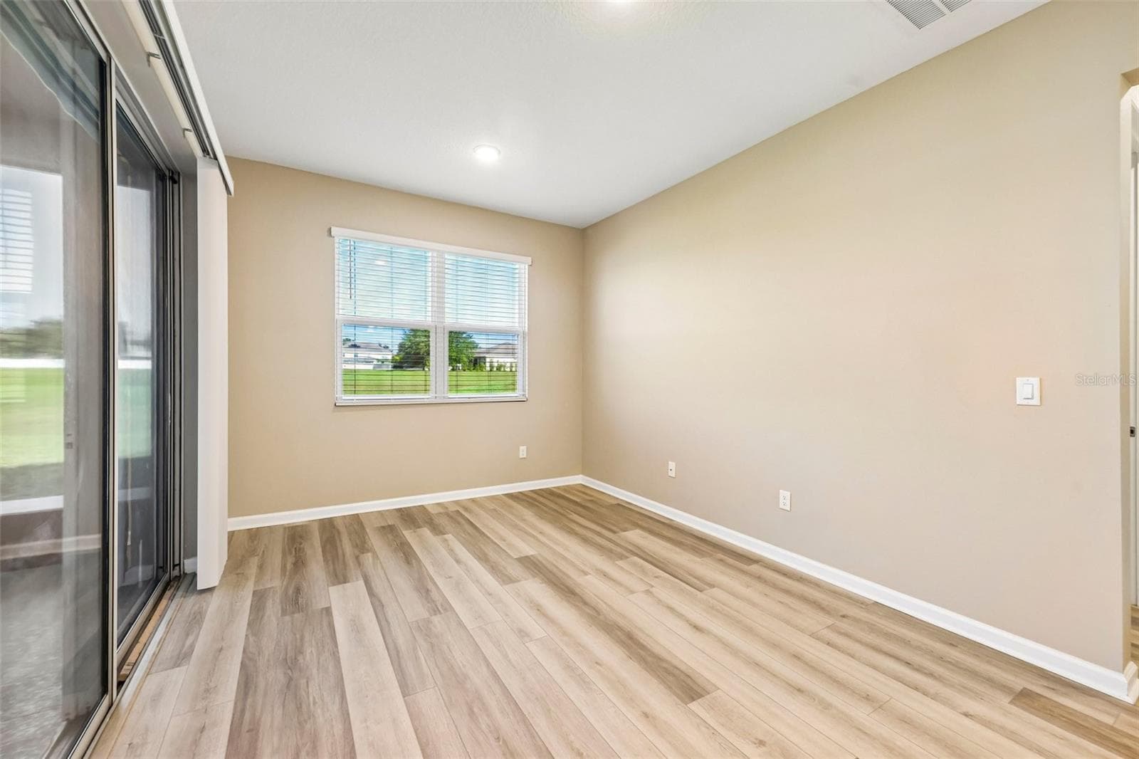 Single Family Residence at 31719 BROADWATER AVE, LEESBURG, photo 31 of 41