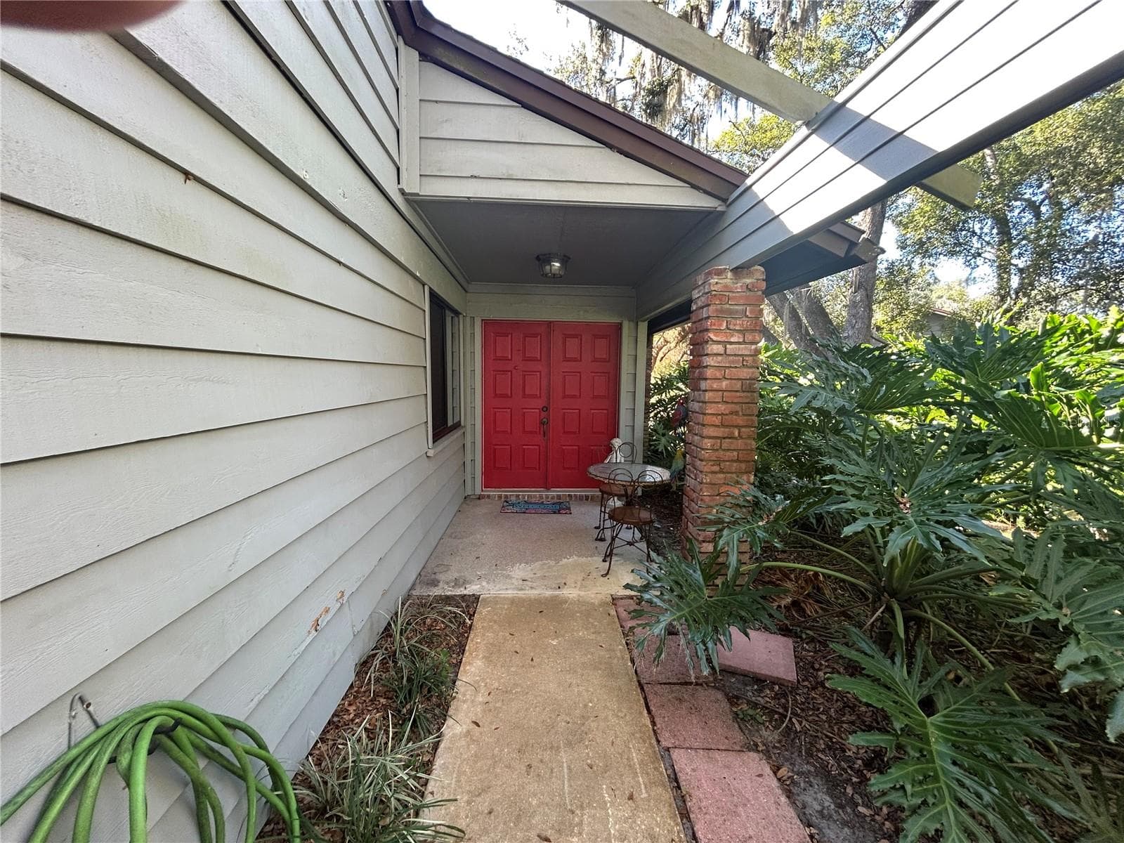 Front Entry - 906 VILLAGE GREEN RD, DELAND