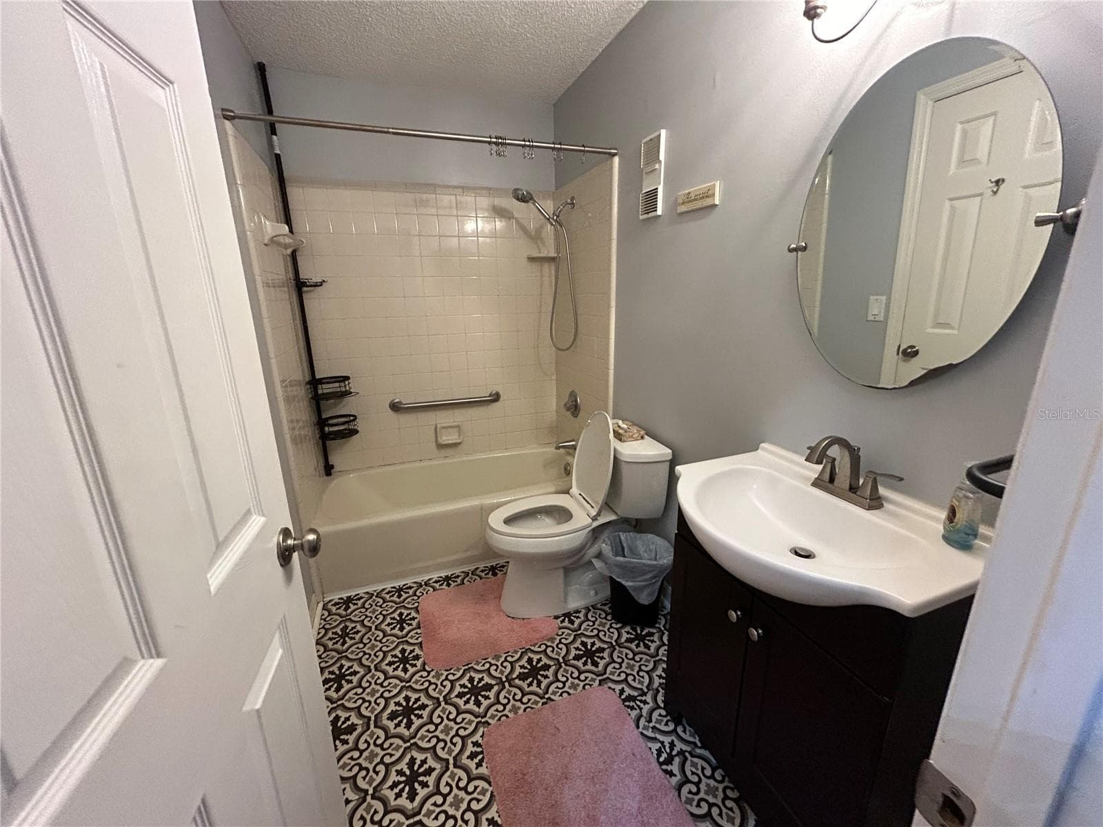 Second Bath - 906 VILLAGE GREEN RD, DELAND
