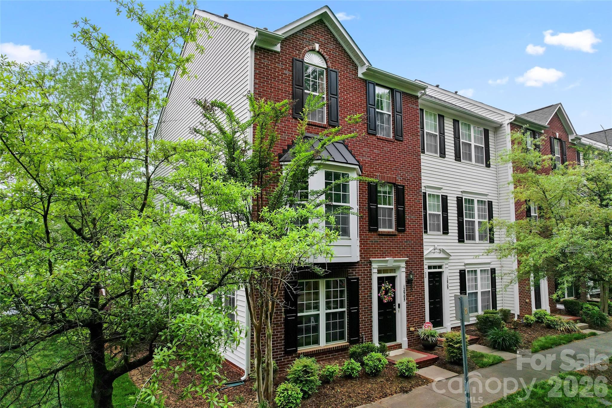 Townhouse at Charlotte, photo 2 of 32