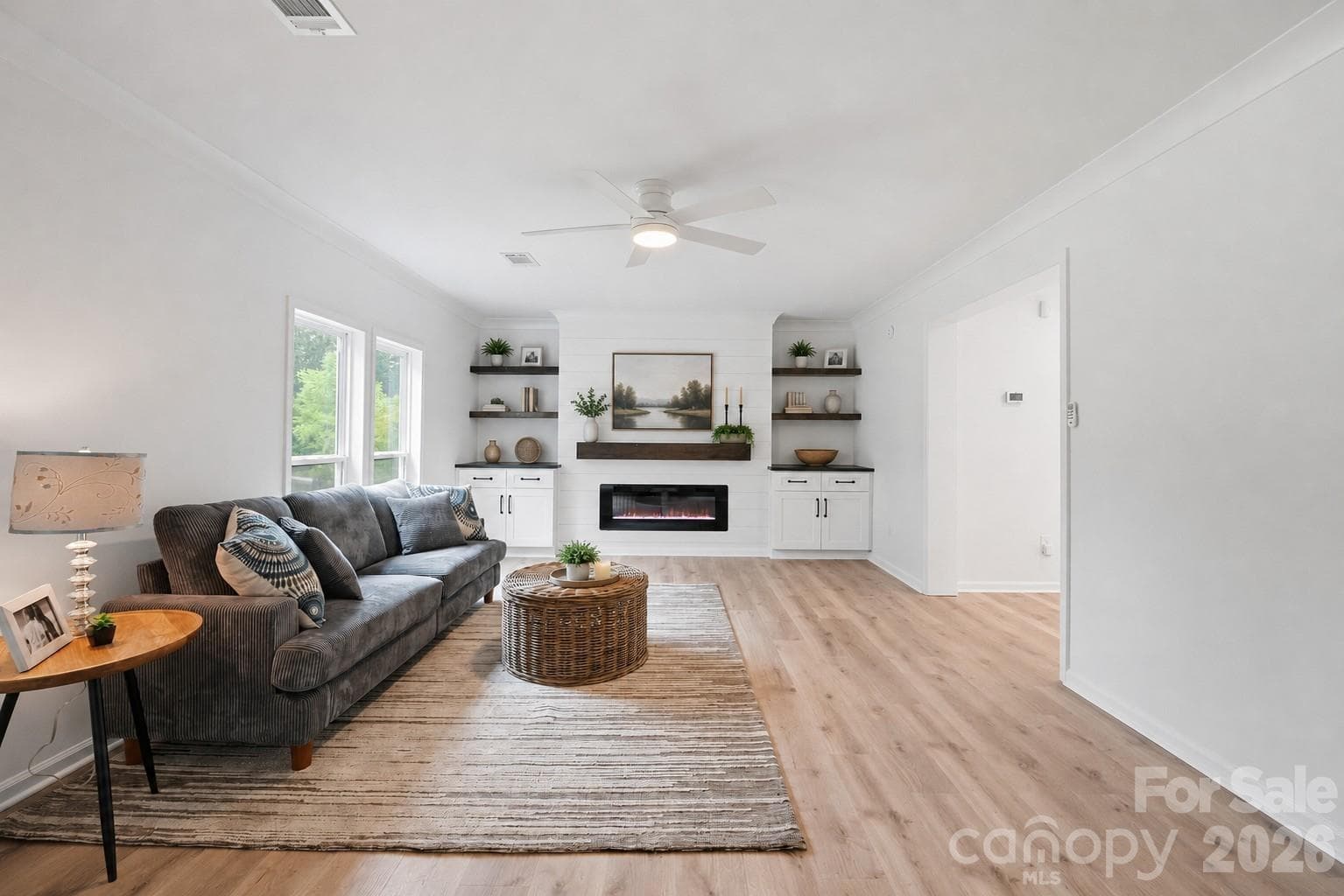 Beautiful feature wall with electric fire place and built-ins - Denver