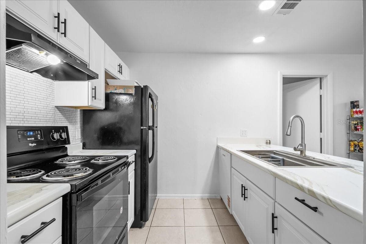 Condominium at 4000 SW 23RD ST #4-305, GAINESVILLE, photo 6 of 32