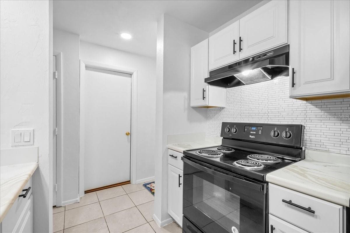Condominium at 4000 SW 23RD ST #4-305, GAINESVILLE, photo 9 of 32