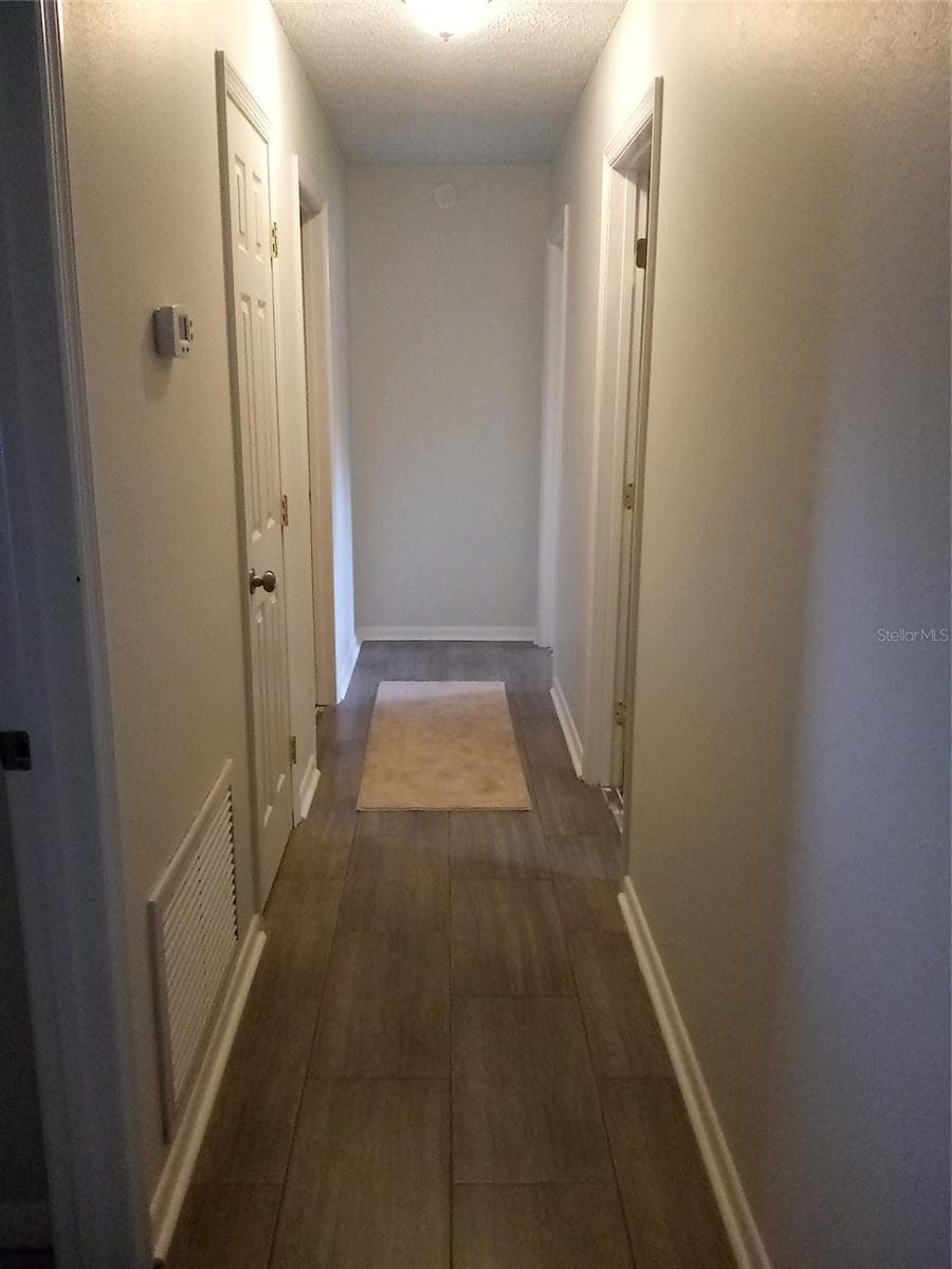 Hallway - 2720 SE 8TH AVE, OCALA