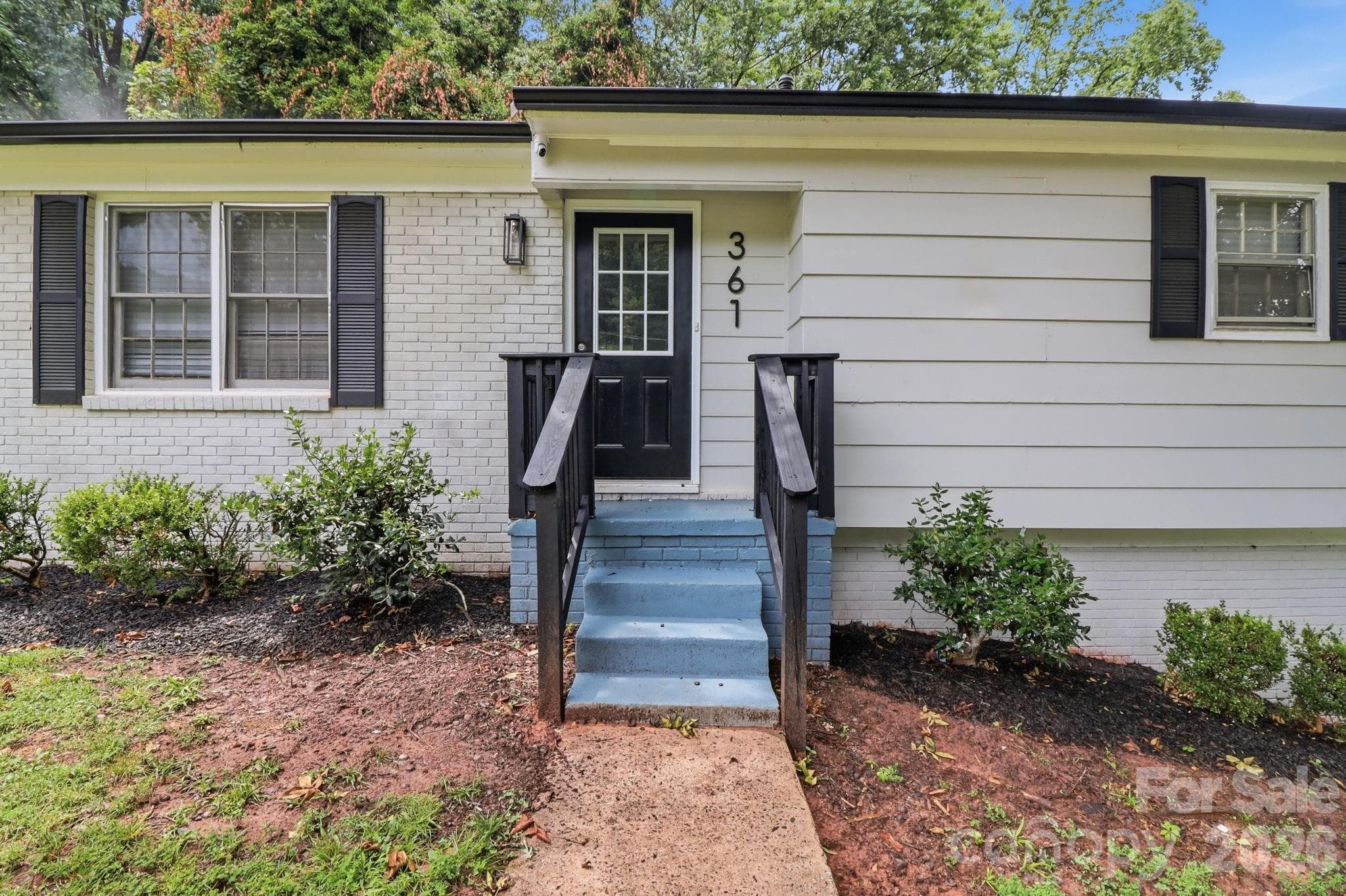 Close up shot on your new home!! - Charlotte
