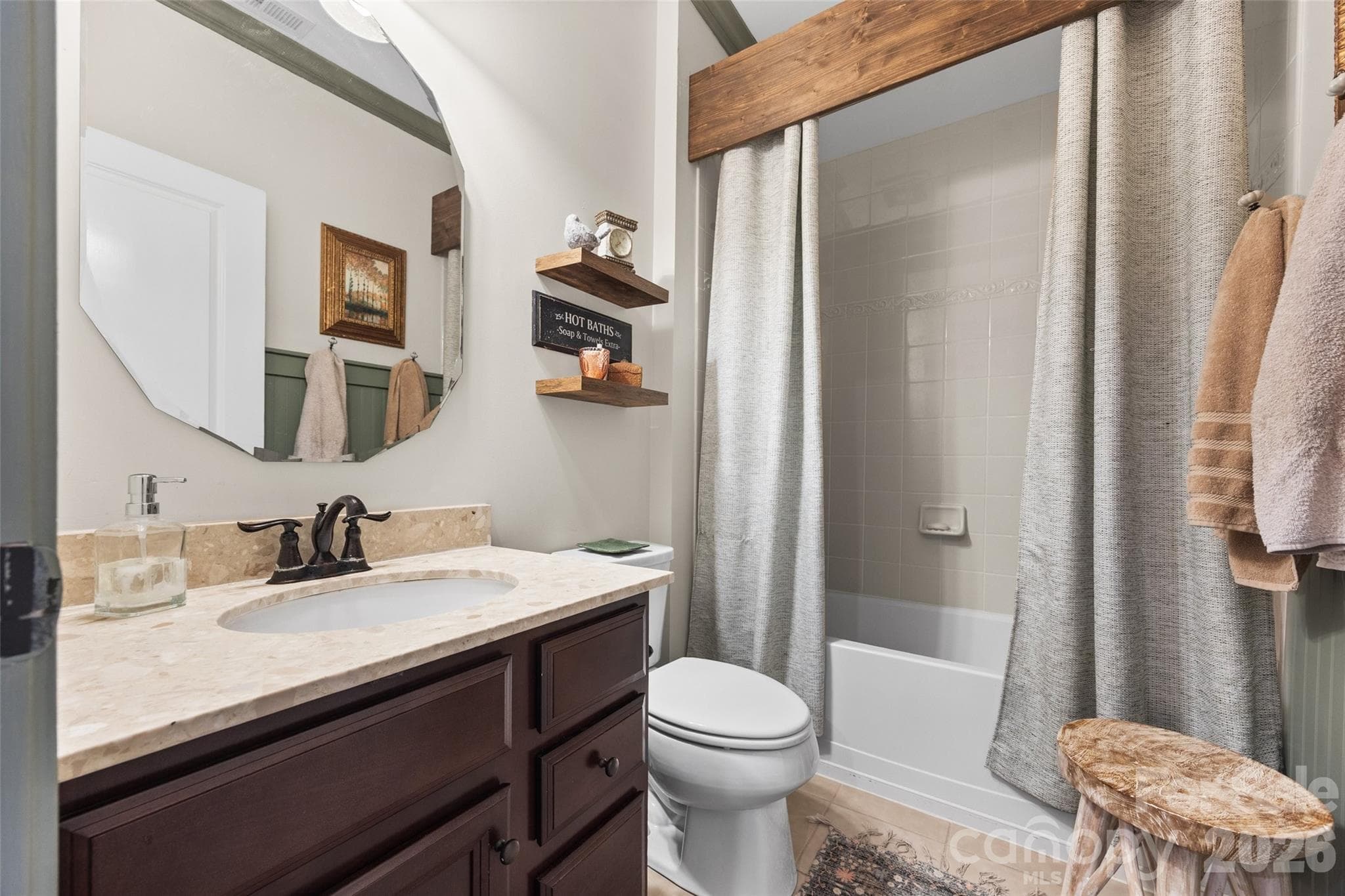 Full Bathroom #2 - Main - 8477 Whitworth Avenue, Harrisburg