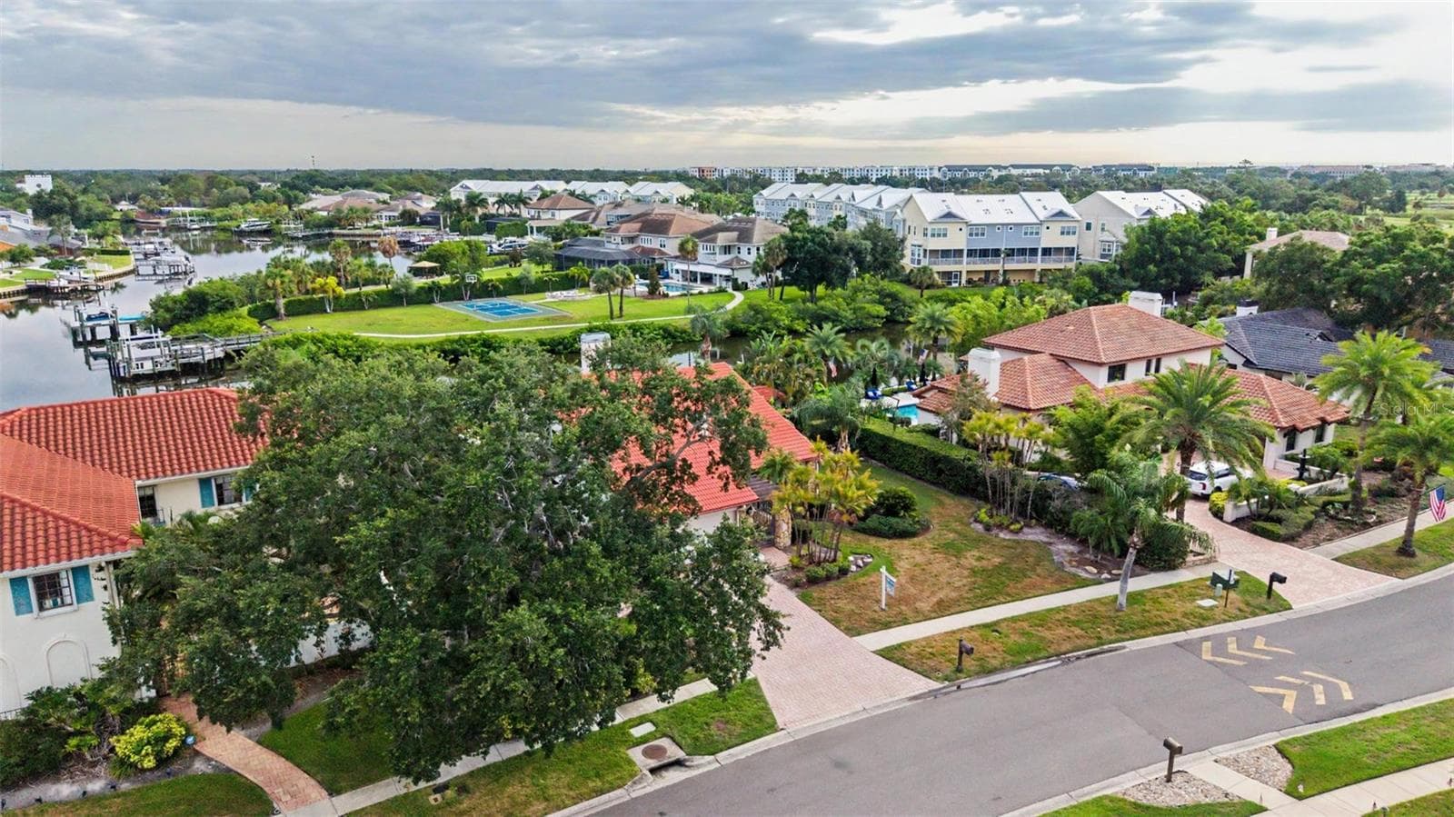 Single Family Residence at 7011 PELICAN ISLAND DR, TAMPA, photo 4 of 78
