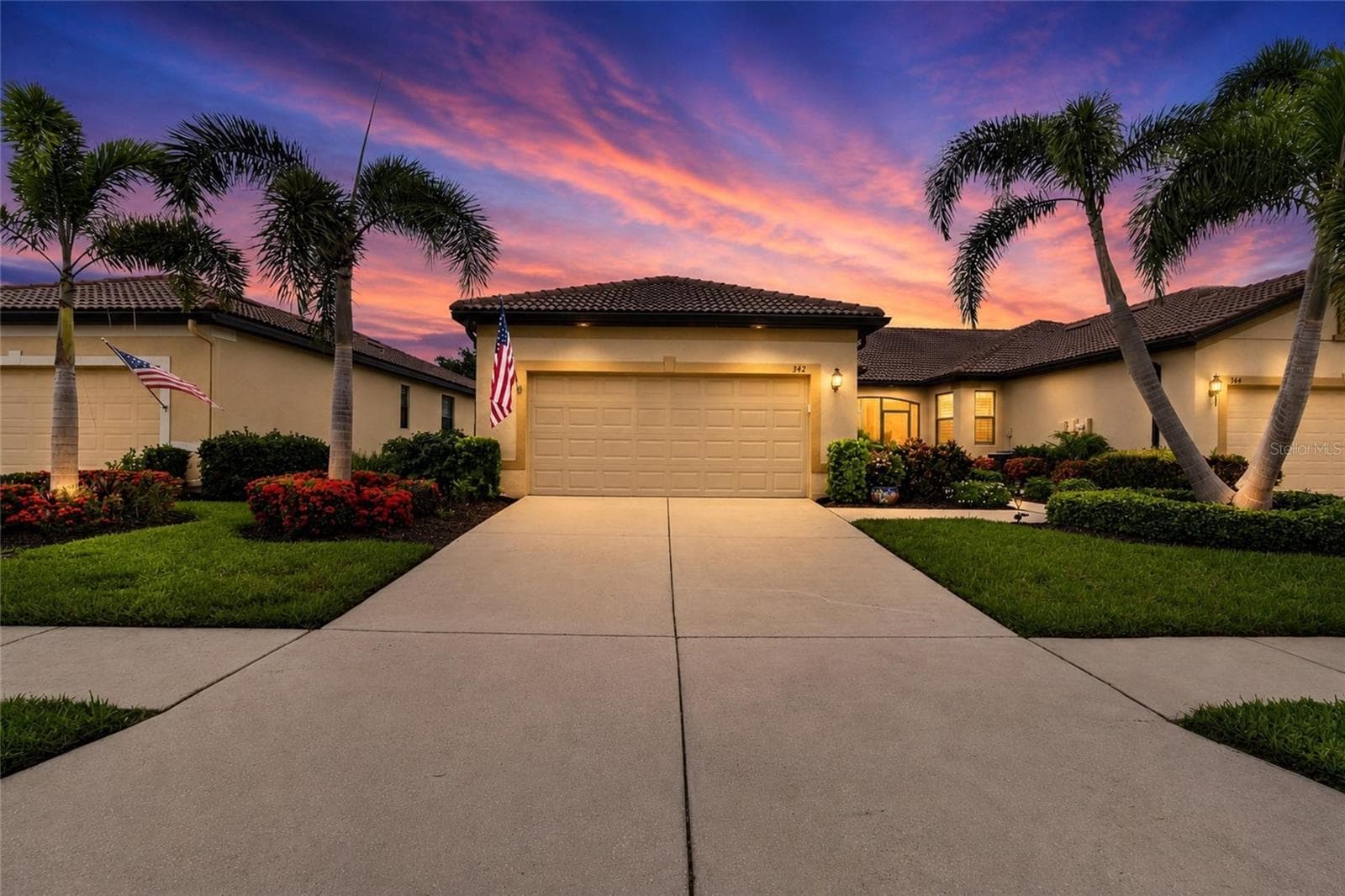 Villa at 342 BLUEWATER FALLS CT, APOLLO BEACH, photo 2 of 75