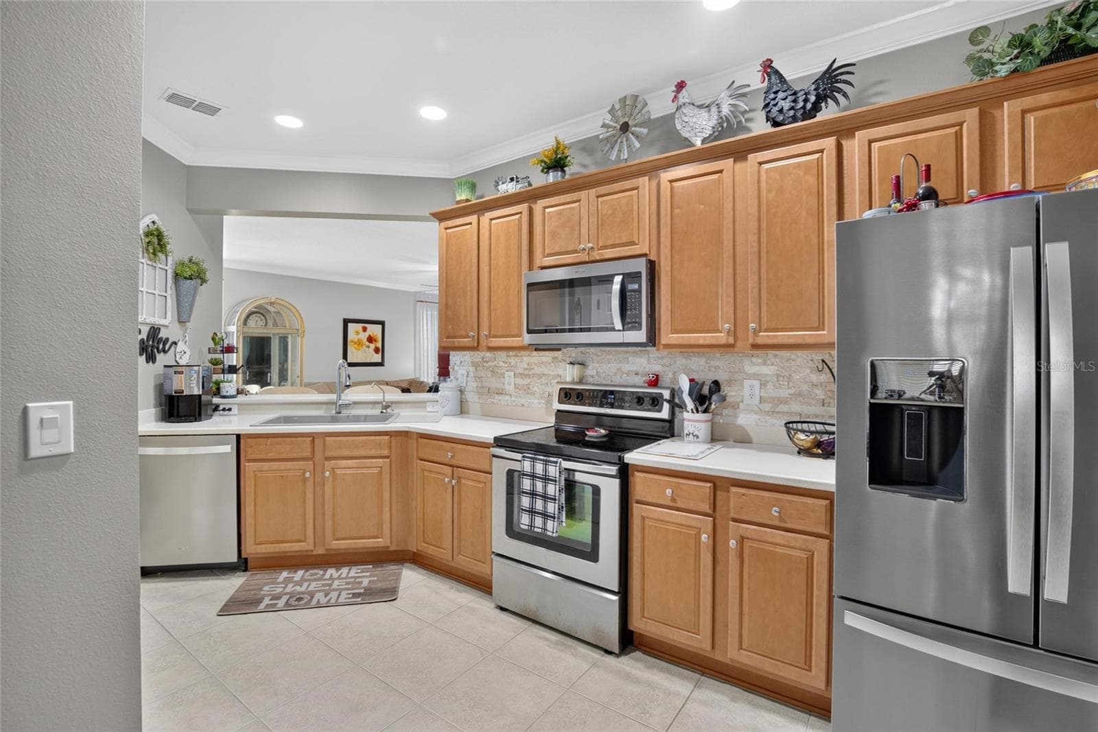 Kitchen - 342 BLUEWATER FALLS CT, APOLLO BEACH