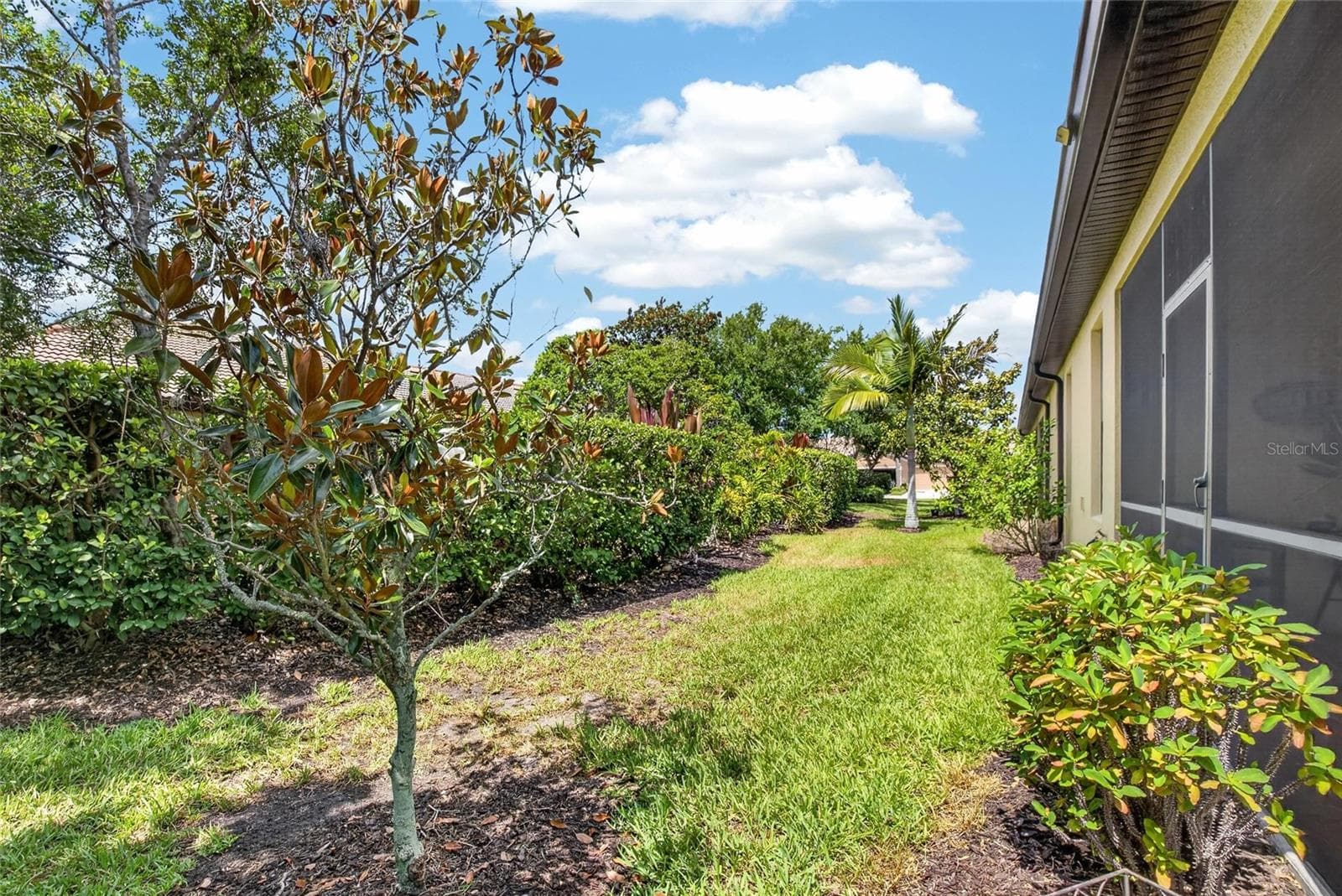 rear of villa - 342 BLUEWATER FALLS CT, APOLLO BEACH