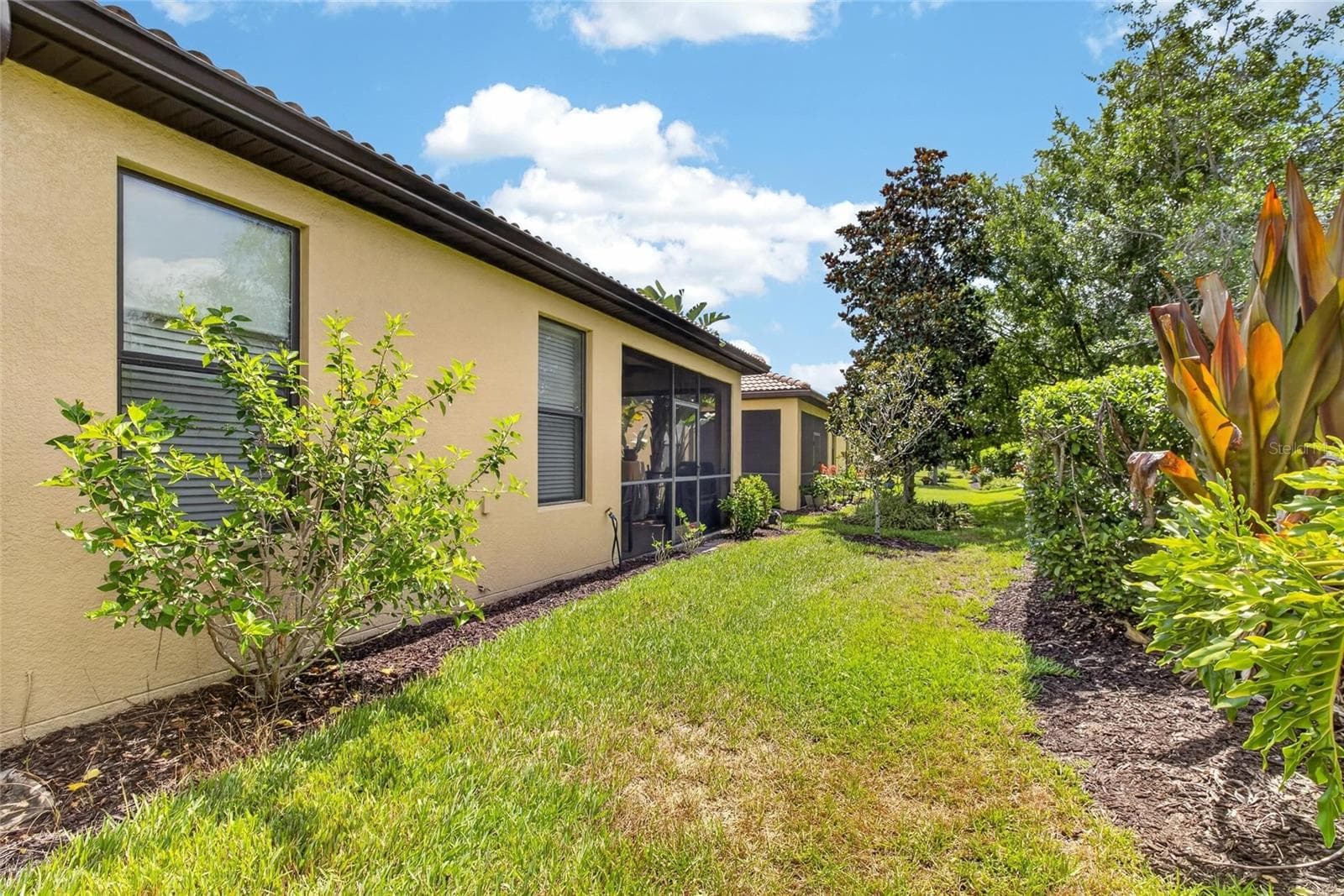 rear of villa - 342 BLUEWATER FALLS CT, APOLLO BEACH