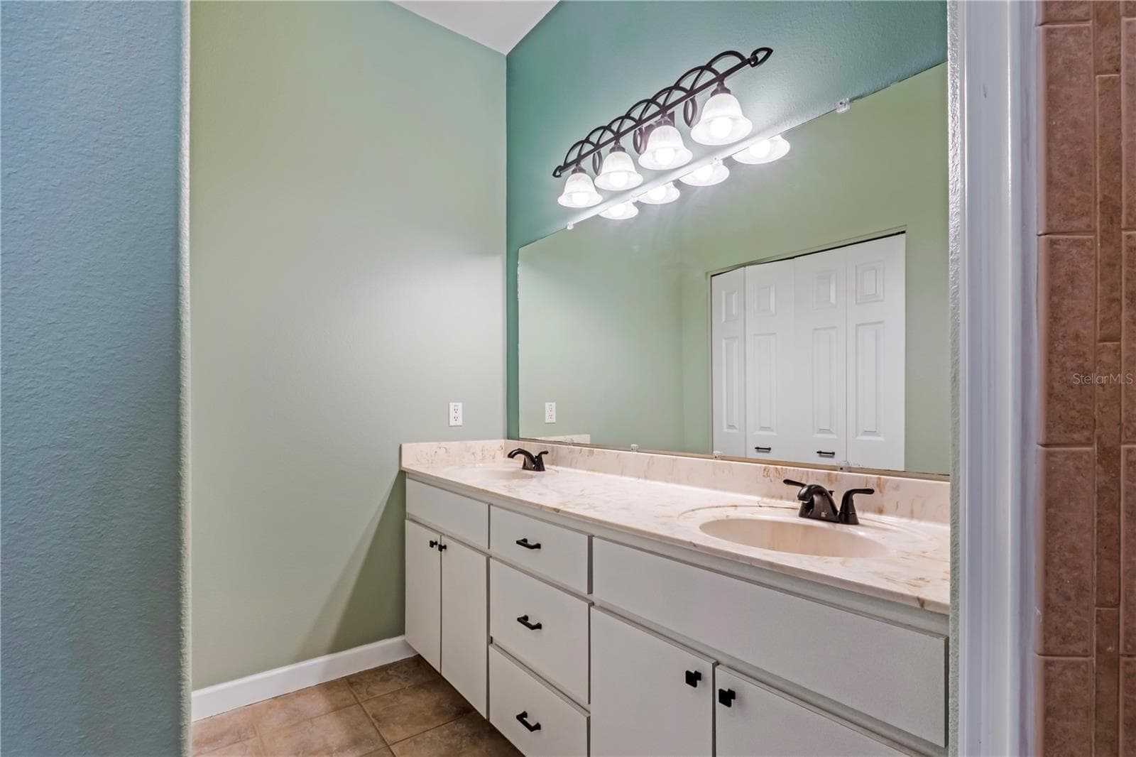 Single Family Residence at 2287 N SPRING GARDEN AVE, DELAND, photo 32 of 49