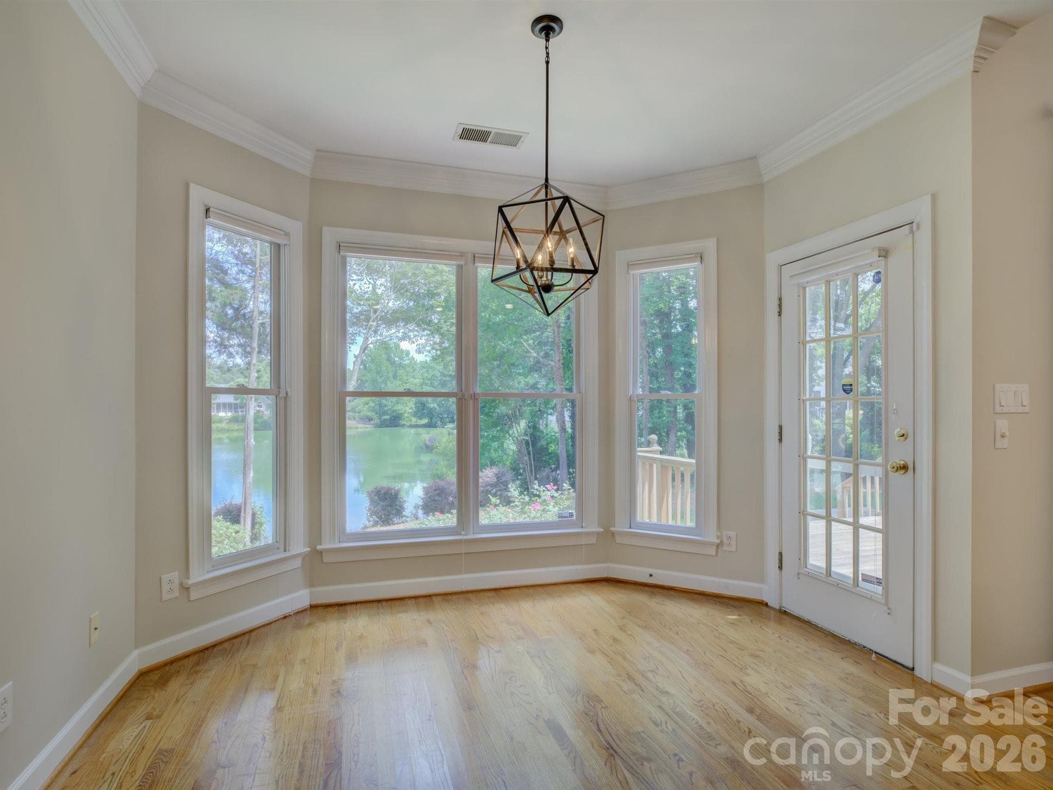 Eat In area w/ pod views - 10119 Victoria Mill Court, Charlotte