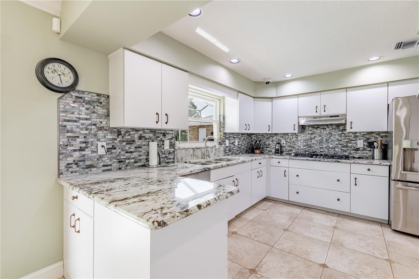 Single Family Residence at 32834 LAKESHORE DR, TAVARES, photo 56 of 86