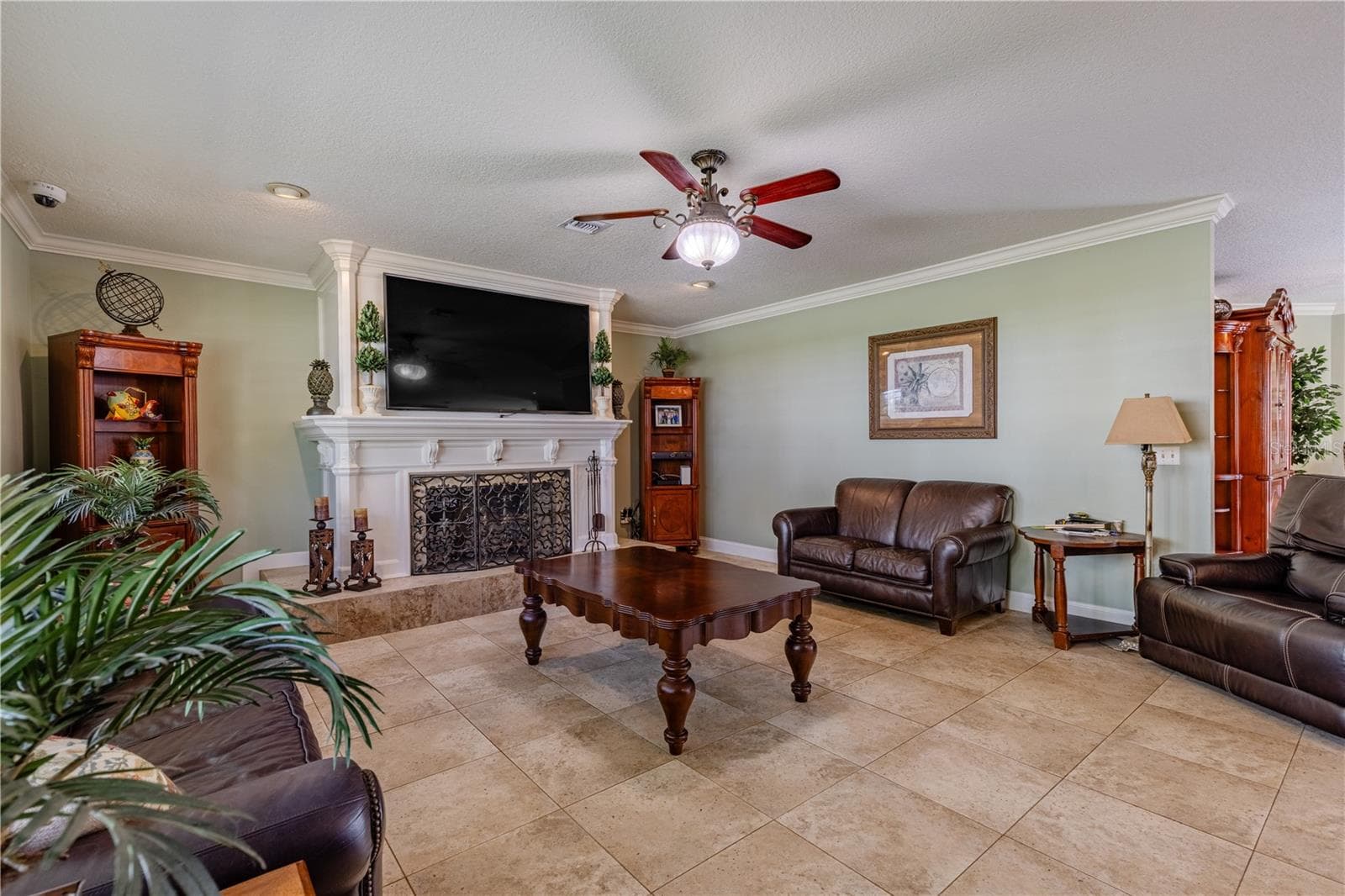 Single Family Residence at 32834 LAKESHORE DR, TAVARES, photo 48 of 86