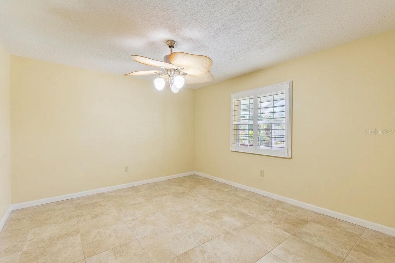 Bedroom #3 - 32834 LAKESHORE DR, TAVARES
