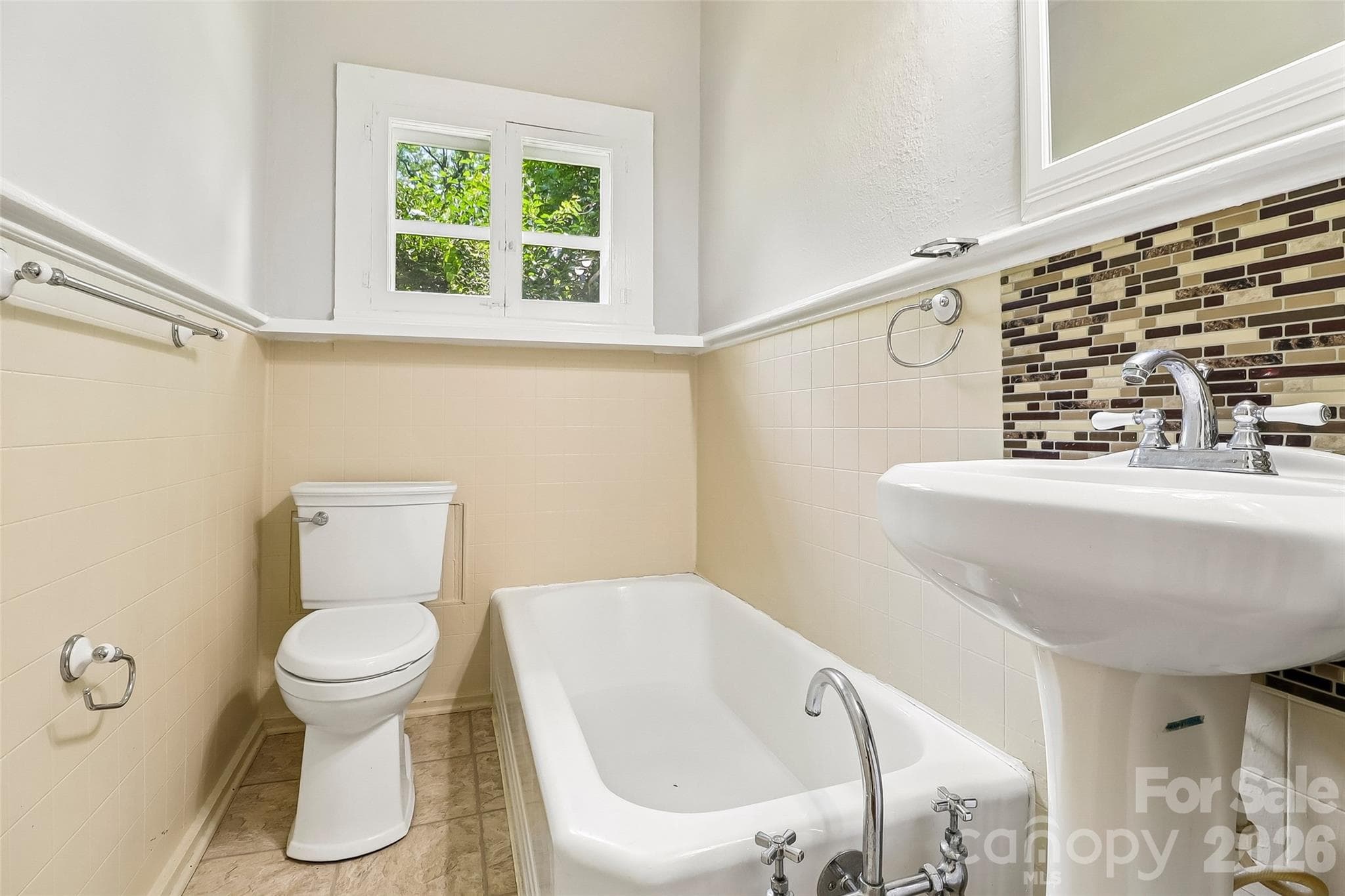 Single Family Residence at Chester, photo 6 of 26